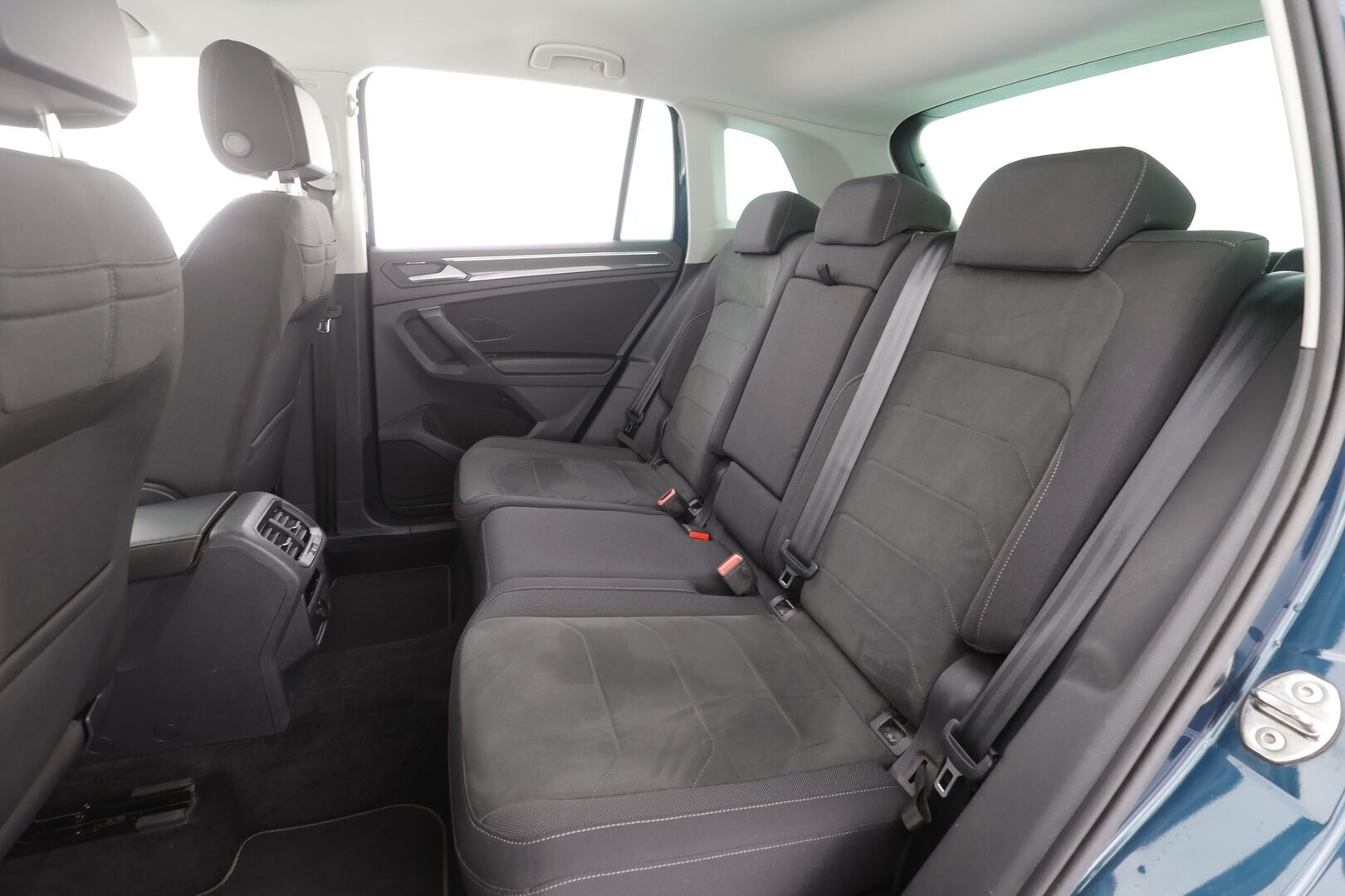 Volkswagen Tiguan 2022 Style eHybrid 180 kW DSG-automaatti - | ACC | Matrix-LED | P.Kamera | Kaistavahti | Keyless | Apple&Android | Digimittaristo | Facelift | 1-om Suomi-auto | 2x Latauskaapelit | Kahdet renkaat | Merkkihuollot |
