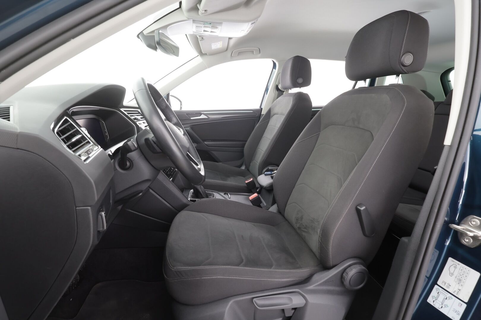 Volkswagen Tiguan 2022 Style eHybrid 180 kW DSG-automaatti - | ACC | Matrix-LED | P.Kamera | Kaistavahti | Keyless | Apple&Android | Digimittaristo | Facelift | 1-om Suomi-auto | 2x Latauskaapelit | Kahdet renkaat | Merkkihuollot |
