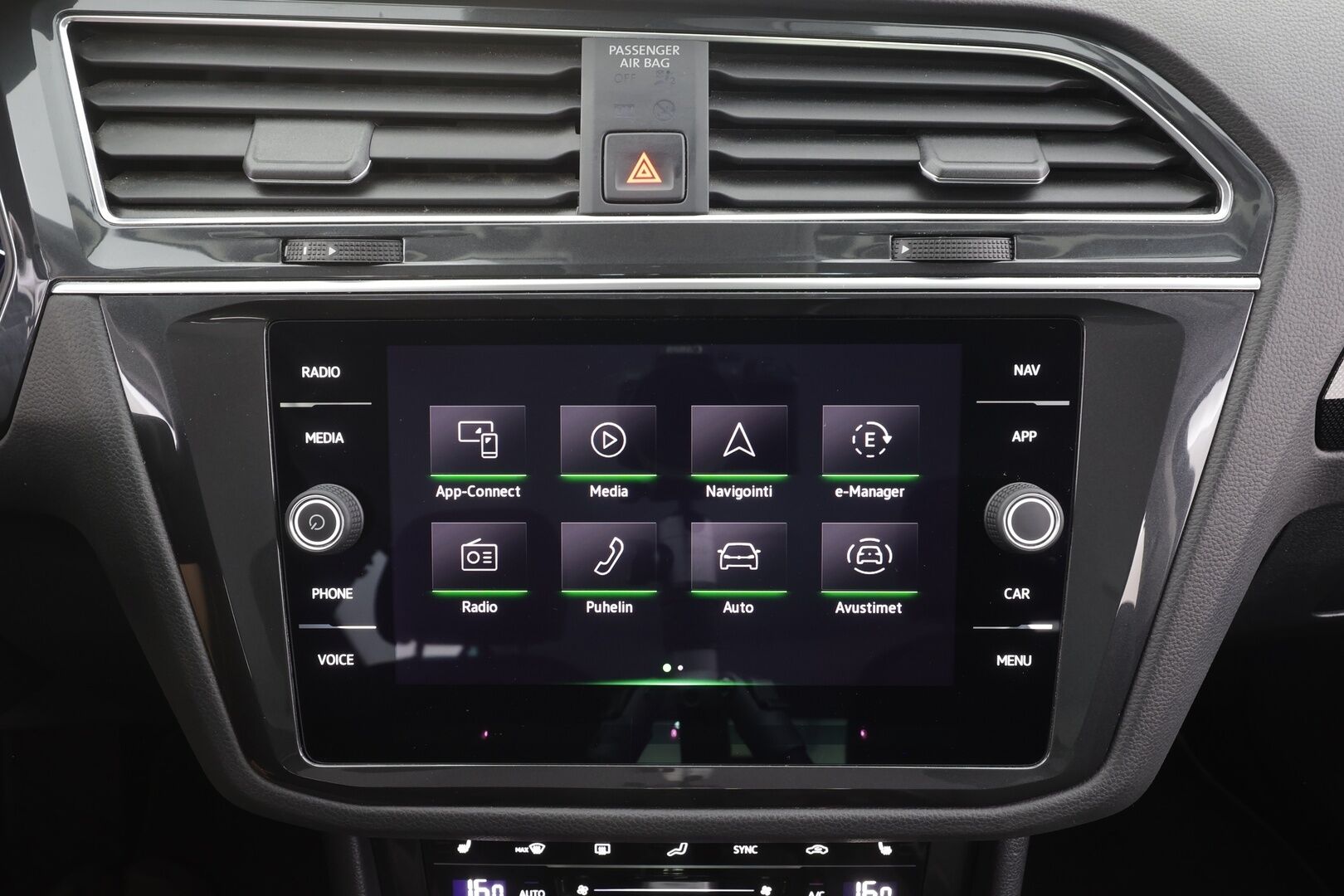 Volkswagen Tiguan 2022 Style eHybrid 180 kW DSG-automaatti - | ACC | Matrix-LED | P.Kamera | Kaistavahti | Keyless | Apple&Android | Digimittaristo | Facelift | 1-om Suomi-auto | 2x Latauskaapelit | Kahdet renkaat | Merkkihuollot |