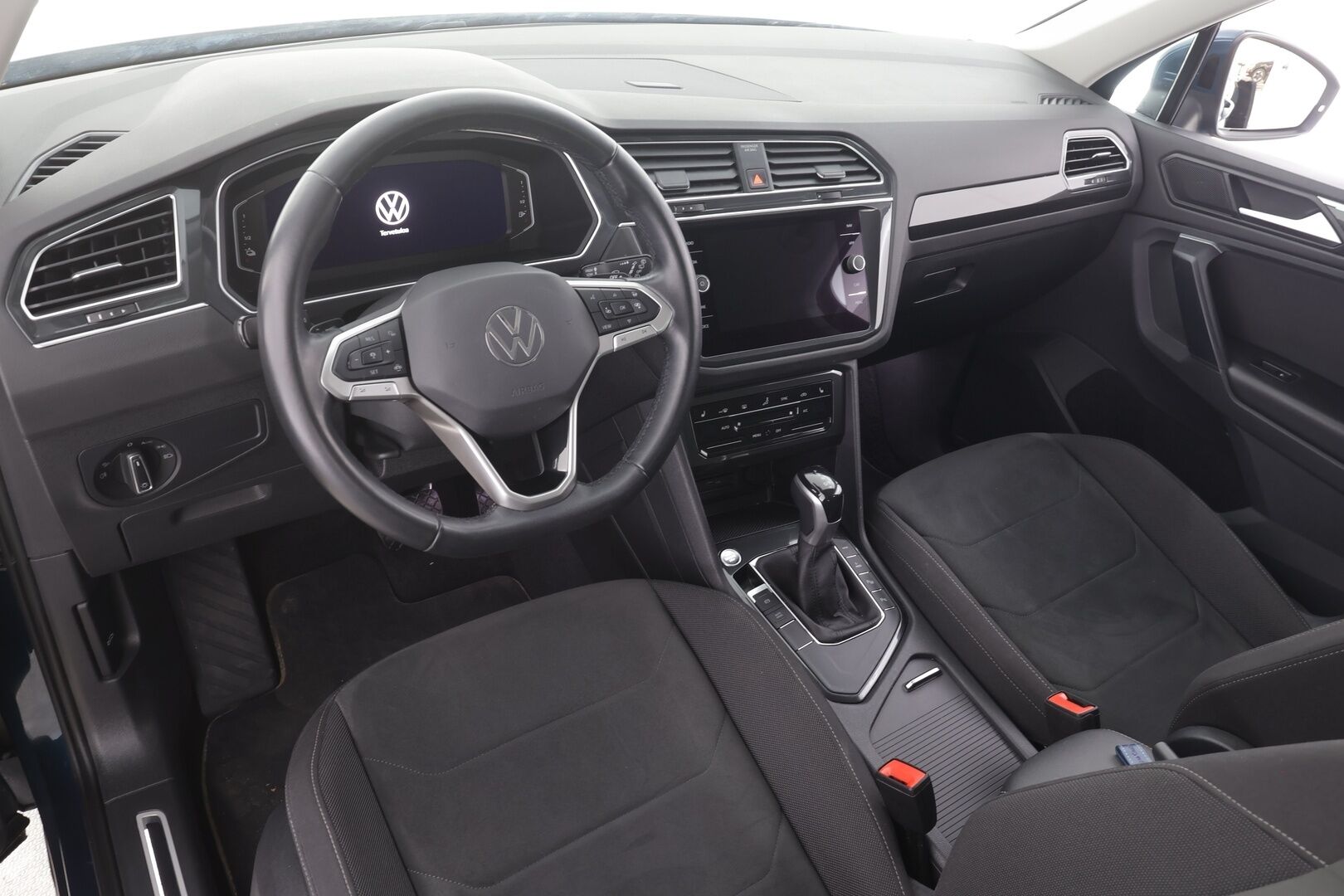 Volkswagen Tiguan 2022 Style eHybrid 180 kW DSG-automaatti - | ACC | Matrix-LED | P.Kamera | Kaistavahti | Keyless | Apple&Android | Digimittaristo | Facelift | 1-om Suomi-auto | 2x Latauskaapelit | Kahdet renkaat | Merkkihuollot |