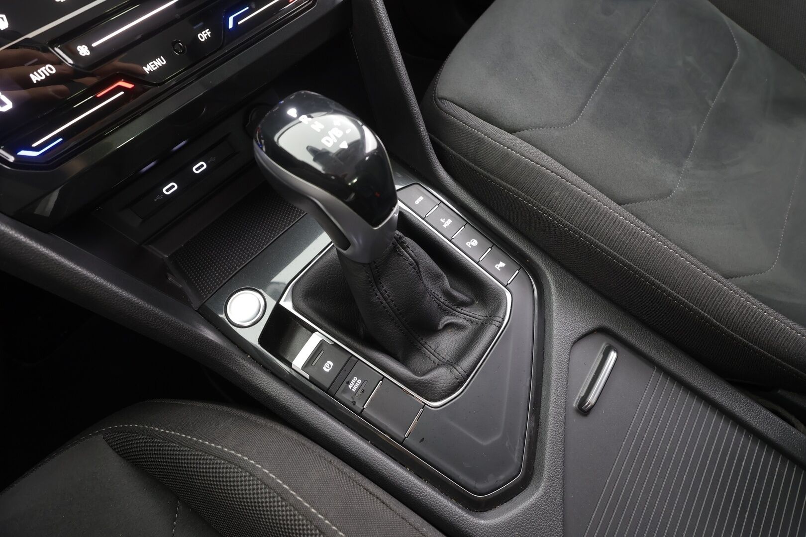 Volkswagen Tiguan 2022 Style eHybrid 180 kW DSG-automaatti - | ACC | Matrix-LED | P.Kamera | Kaistavahti | Keyless | Apple&Android | Digimittaristo | Facelift | 1-om Suomi-auto | 2x Latauskaapelit | Kahdet renkaat | Merkkihuollot |