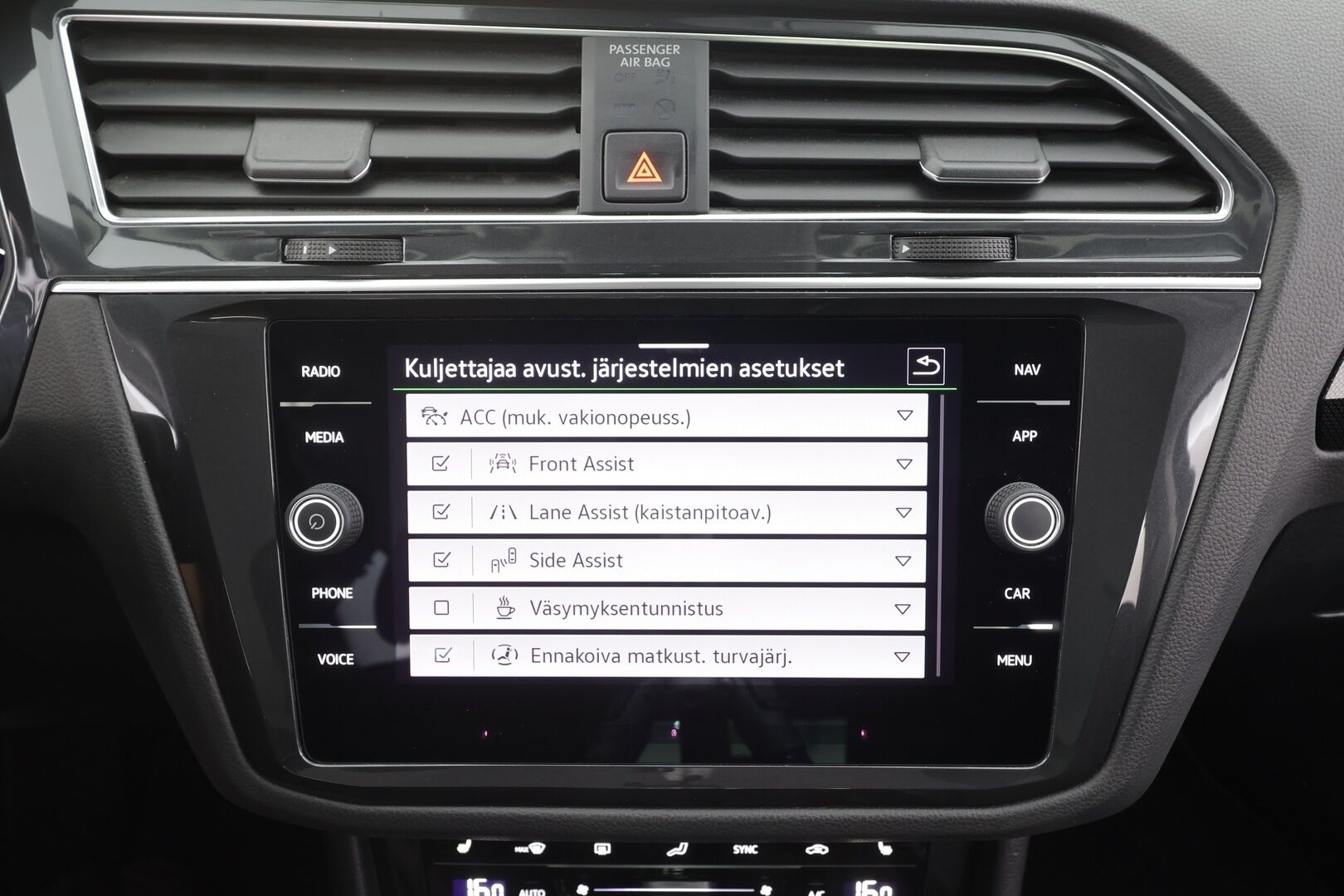 Volkswagen Tiguan 2022 Style eHybrid 180 kW DSG-automaatti - | ACC | Matrix-LED | P.Kamera | Kaistavahti | Keyless | Apple&Android | Digimittaristo | Facelift | 1-om Suomi-auto | 2x Latauskaapelit | Kahdet renkaat | Merkkihuollot |
