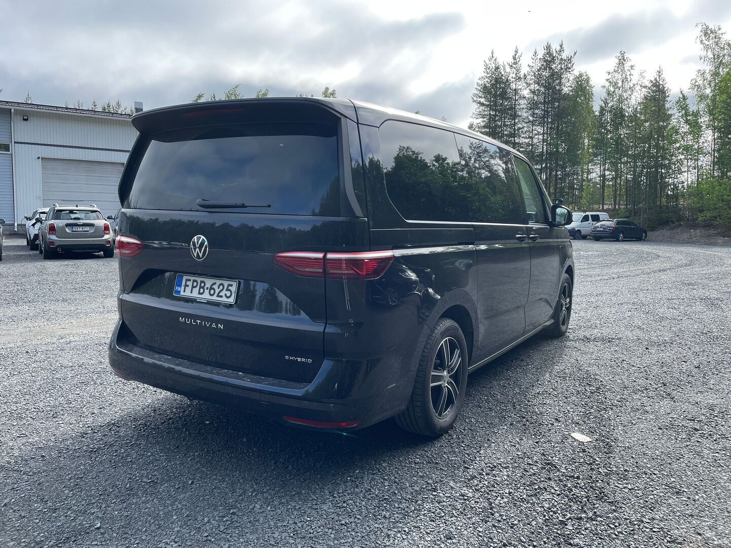 Volkswagen Multivan 2022 MULTIVAN 7-paik **Adapt.vakkari / Webasto / KeylessGo / Digimittaristo / TULOSSA!! - 2,99 % KORKOTARJOUS TÄHÄN AUTOON - 