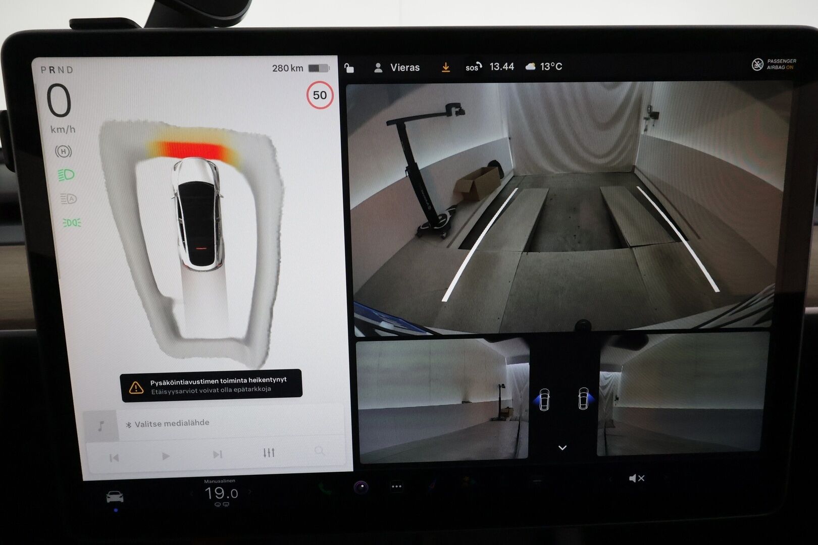 Tesla Model Y 2022 Long Range Dual Motor / 1.Om Suomi-auto / Autopilot / 2xVanteet / Vetokoukku / TULOSSA - 3,99 % KORKOTARJOUS TÄHÄN AUTOON 31.8. ASTI! - 