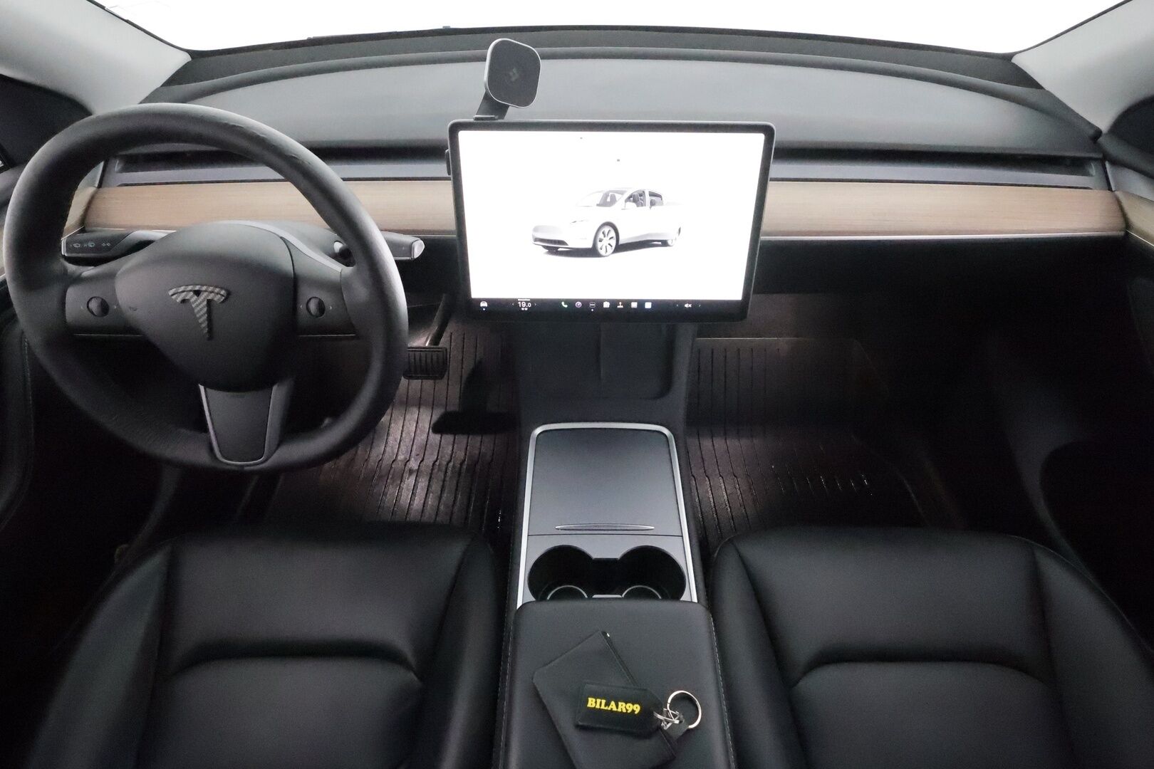 Tesla Model Y 2022 Long Range Dual Motor / 1.Om Suomi-auto / Autopilot / 2xVanteet / Vetokoukku / TULOSSA - 3,99 % KORKOTARJOUS TÄHÄN AUTOON 31.8. ASTI! - 