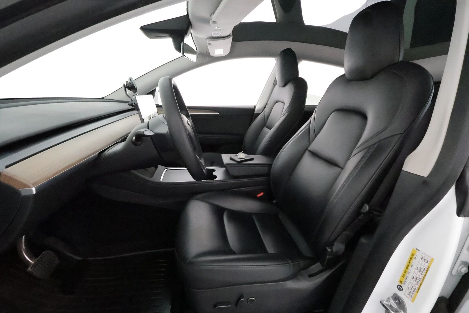 Tesla Model Y 2022 Long Range Dual Motor / 1.Om Suomi-auto / Autopilot / 2xVanteet / Vetokoukku / TULOSSA - 3,99 % KORKOTARJOUS TÄHÄN AUTOON 31.8. ASTI! - 