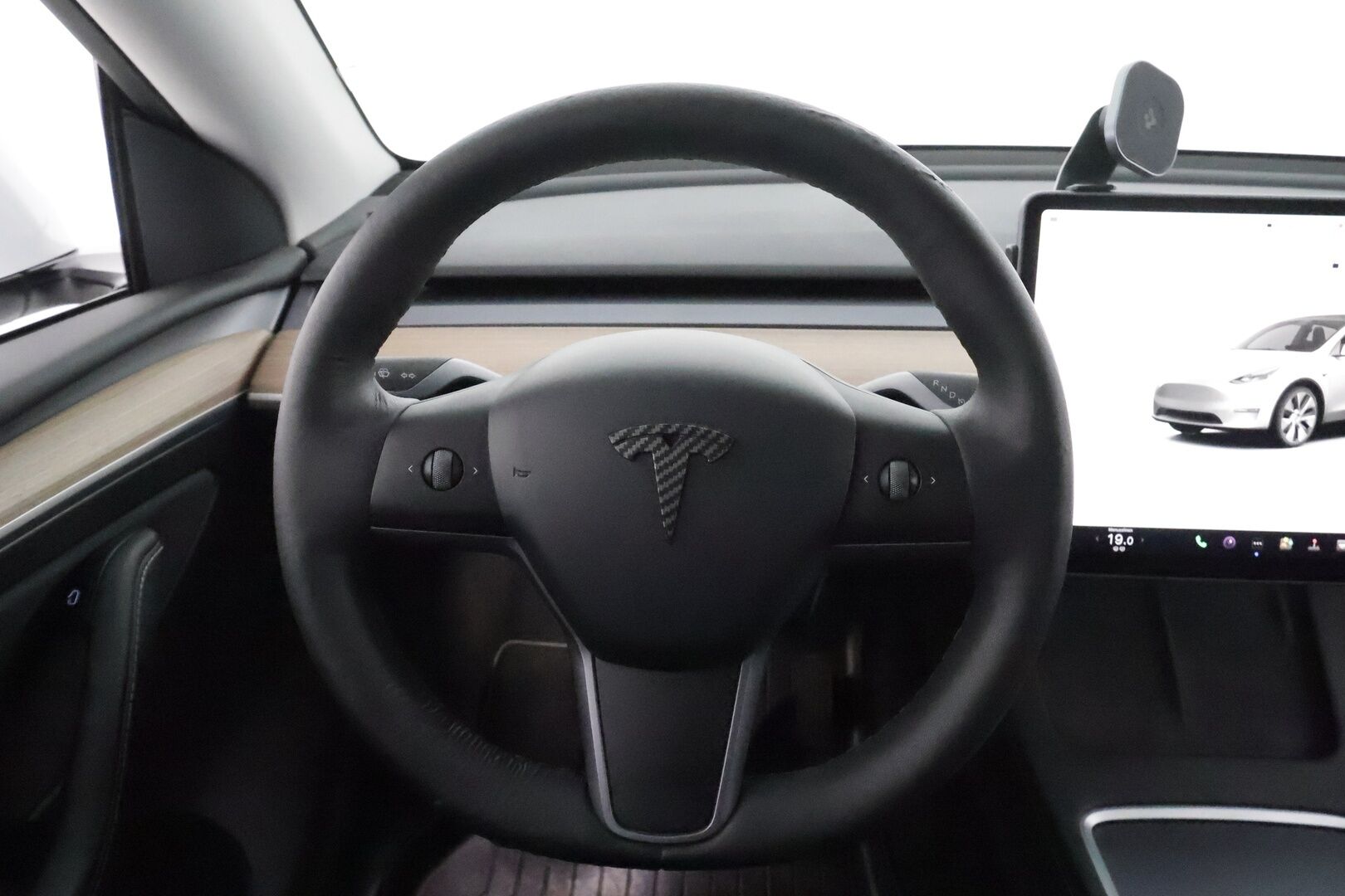 Tesla Model Y 2022 Long Range Dual Motor / 1.Om Suomi-auto / Autopilot / 2xVanteet / Vetokoukku / TULOSSA - 3,99 % KORKOTARJOUS TÄHÄN AUTOON 31.8. ASTI! - 