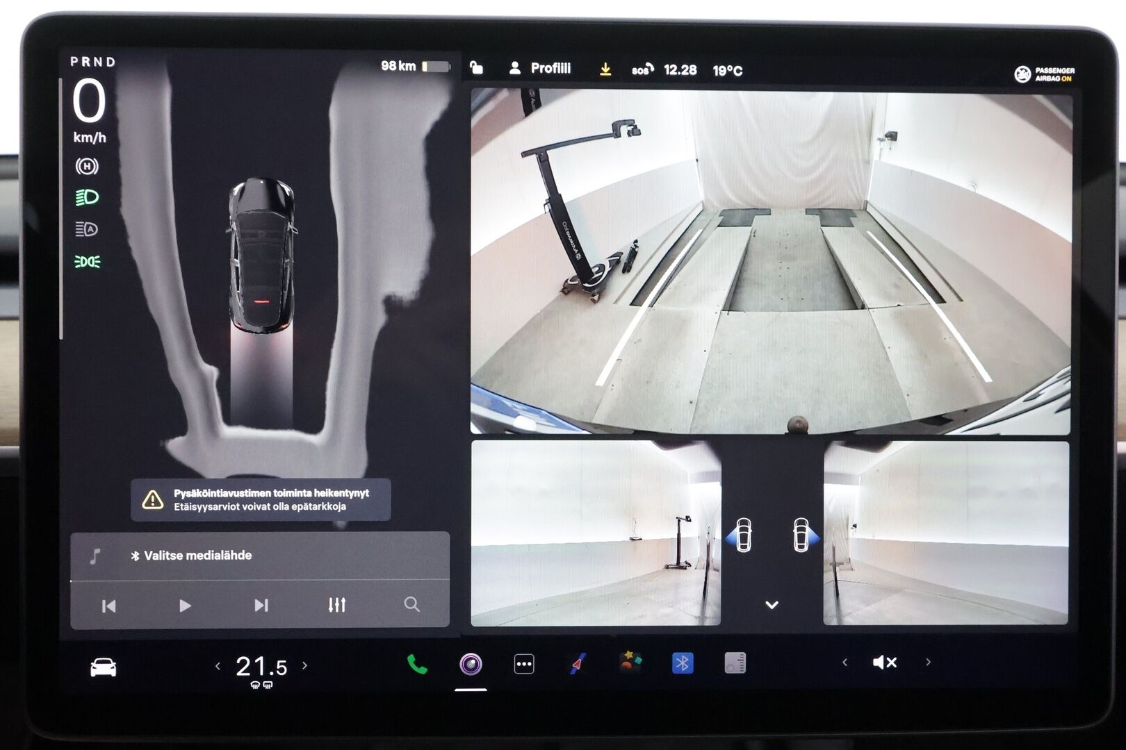 Tesla Model Y 2022 Long Range - | Koukku | ILP | Lasikatto | ACC | Matrix-LED | P.Kamera | Muistipenkki | Premium Audio | Navi | Kaistavahti | Keyless | 2x Latauskaapelit | Kahdet renkaat | 1-om Suomi-auto |