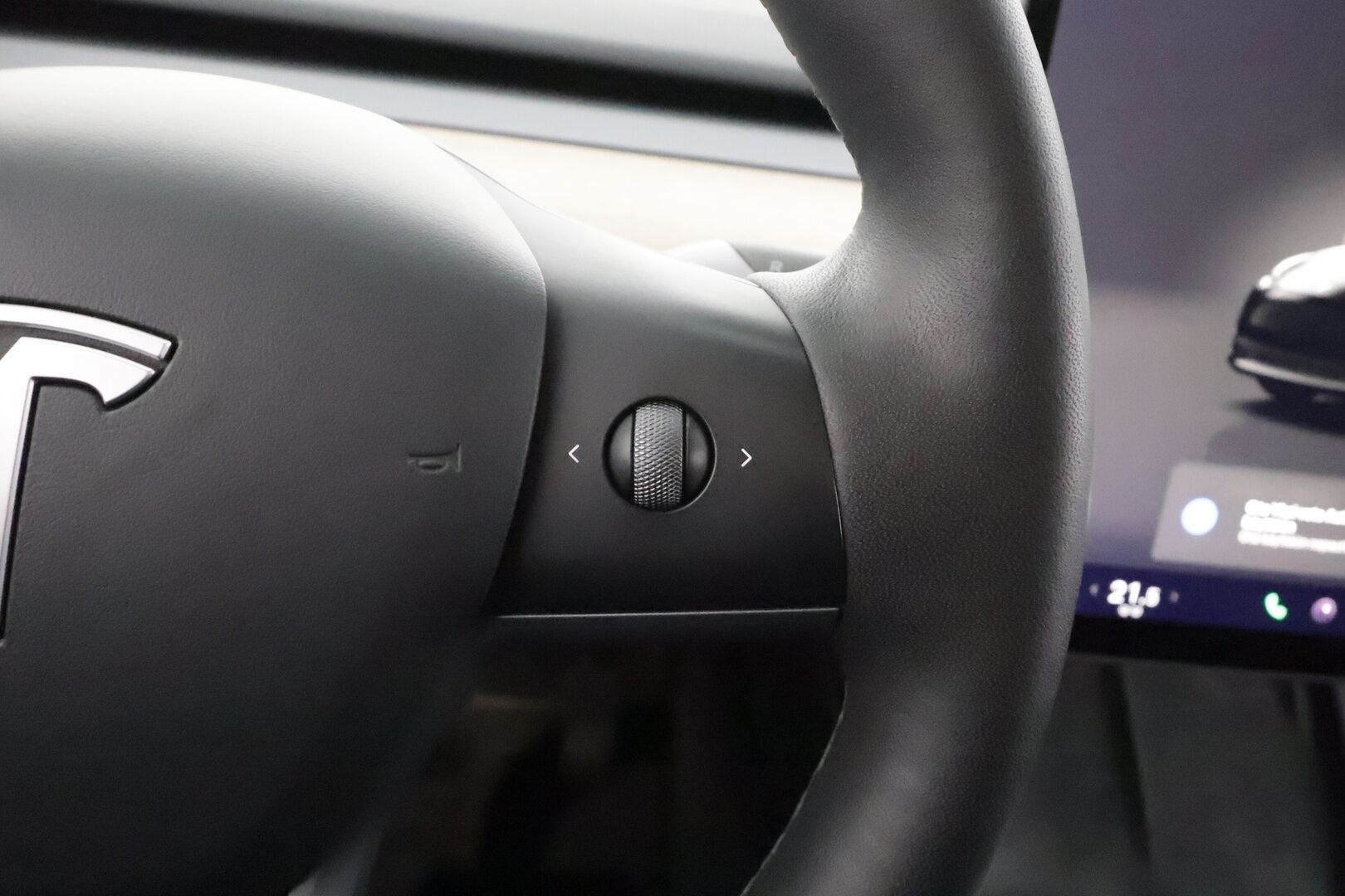 Tesla Model Y 2022 Long Range - | Koukku | ILP | Lasikatto | ACC | Matrix-LED | P.Kamera | Muistipenkki | Premium Audio | Navi | Kaistavahti | Keyless | 2x Latauskaapelit | Kahdet renkaat | 1-om Suomi-auto |