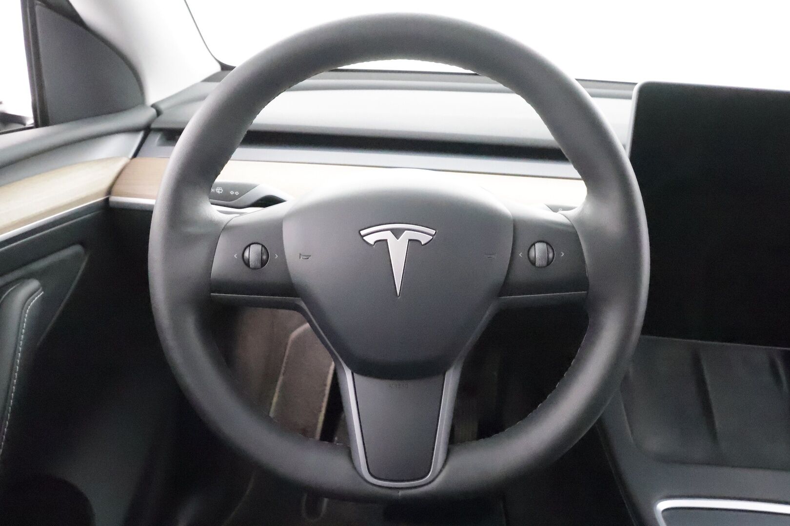 Tesla Model Y 2022 Long Range - | Koukku | ILP | Lasikatto | ACC | Matrix-LED | P.Kamera | Muistipenkki | Premium Audio | Navi | Kaistavahti | Keyless | 2x Latauskaapelit | Kahdet renkaat | 1-om Suomi-auto |