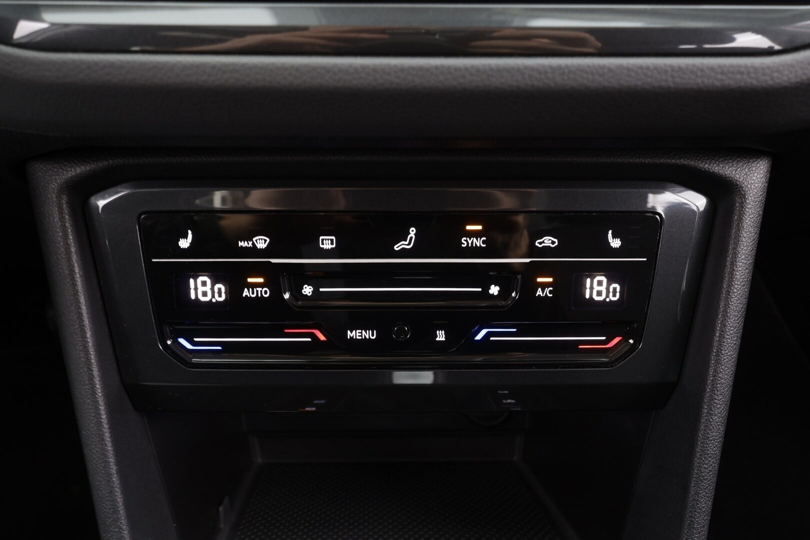 Volkswagen Tiguan 2022 Style Business 2,0 TDI SCR 110 kW 4Motion * Webasto / ACC / Matrix-LED / P.kamera / Hierovat Sportpenkit / Kaistavahti * - 1-om Suomi-auto / Kahdet renkaat