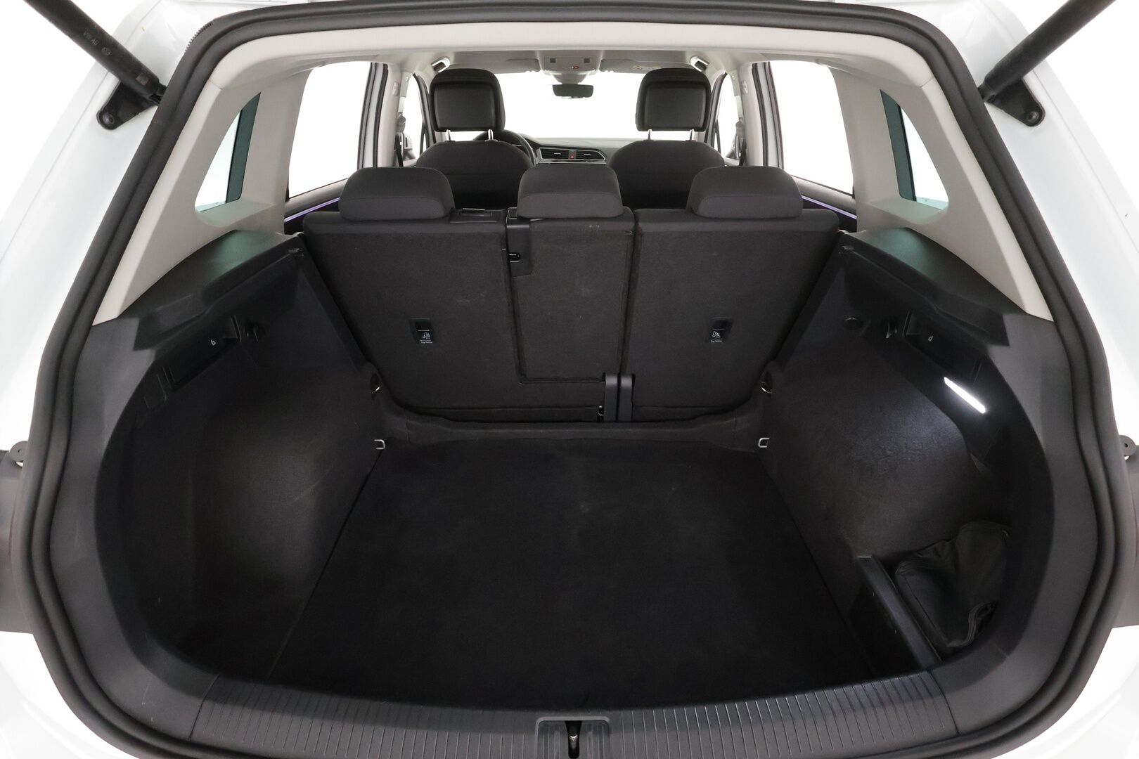 Volkswagen Tiguan 2022 Style Business 2,0 TDI SCR 110 kW 4Motion *Webasto / ACC / Matrix-LED / Kamera / Hierovat Sportpenkit / Kaistavahti* - 1-om Suomi-auto / Kahdet renkaat / Alv / Huippuvarusteet - HULLUT VÄLIPÄIVÄT KORKOTARJOUS 2,49%