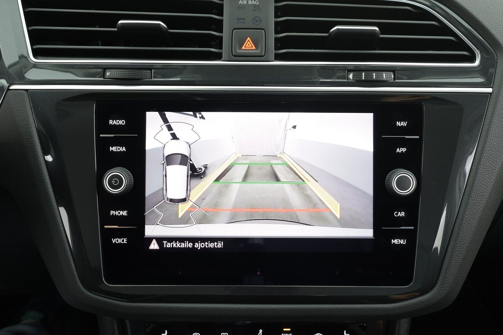 Volkswagen Tiguan 2022 Style Business 2,0 TDI SCR 110 kW 4Motion *Webasto / ACC / Matrix-LED / Kamera / Hierovat Sportpenkit / Kaistavahti* - 1-om Suomi-auto / Kahdet renkaat / Alv / Huippuvarusteet - HULLUT VÄLIPÄIVÄT KORKOTARJOUS 2,49%