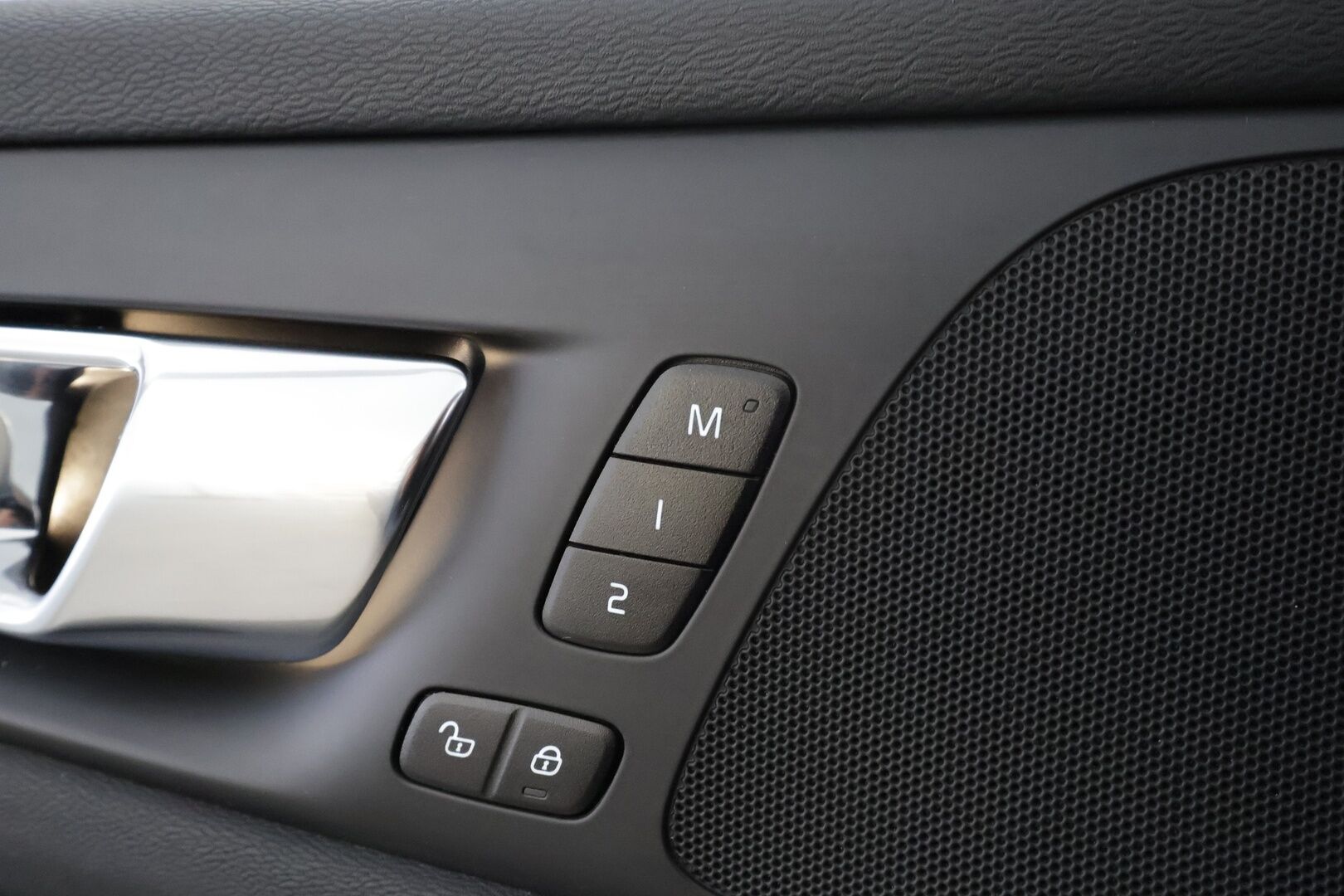 Volvo S60 2022 B5 MHEV Business R-Design Edition aut *  ACC / Webasto / Koukku /  Muistipenkki / P.Kamera / LED / Keyless * - 1.om Suomi-auto / 2x vanteet - HULLUT JOULUT KORKOTARJOUS 2,49% 