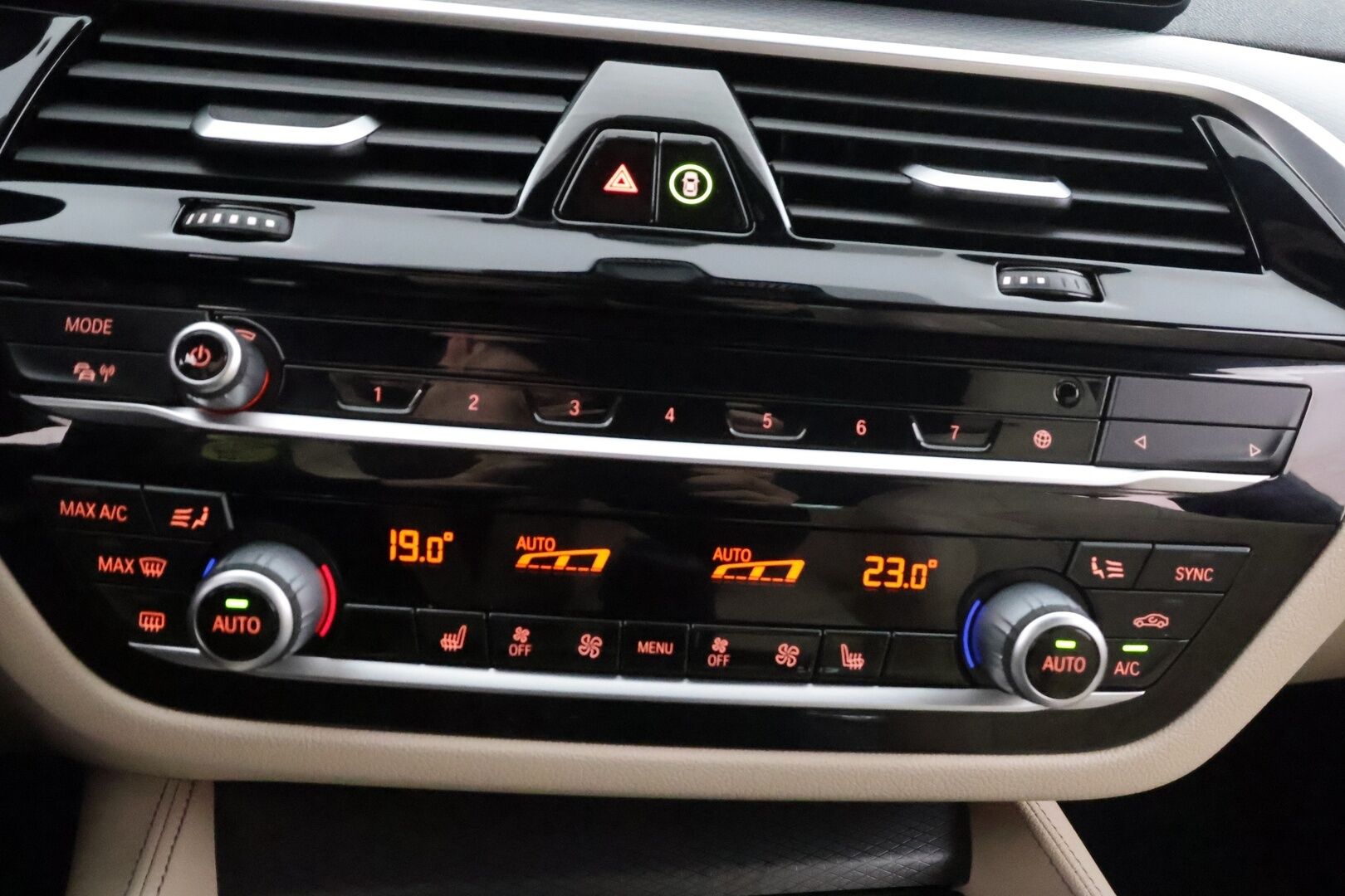 BMW 530 2022 G31 Touring 530e xDrive A Charged Edition M Sport * ACC / Adapt.LED / P.Kamera / HiFi / Navi / Comfort Access * - 1-om Suomi-auto / 2x Latauskaapelit / Merkkihuollot / Kahdet renkaat aluvanteilla - HULLUT AVAJAISHULINAT KORKOTARJOUS 3,29 %