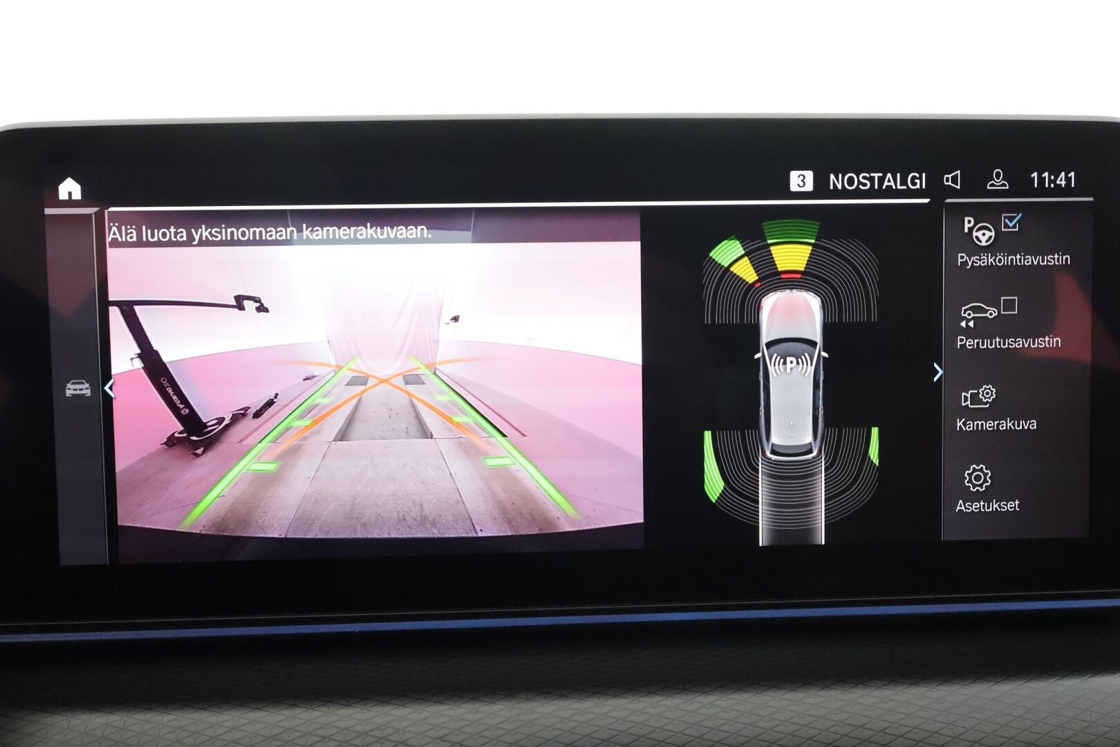 BMW 530 2022 G31 Touring 530e xDrive A Charged Edition M Sport * ACC / Adapt.LED / P.Kamera / HiFi / Navi / Comfort Access * - 1-om Suomi-auto / 2x Latauskaapelit / Merkkihuollot / Kahdet renkaat aluvanteilla