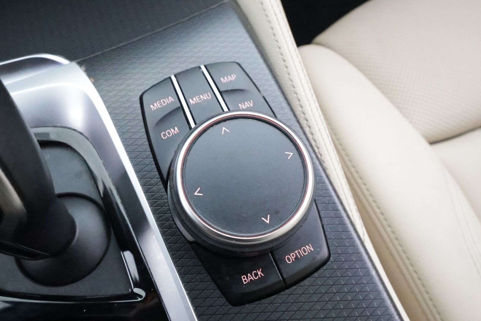 BMW 530 2022 G31 Touring 530e xDrive A Charged Edition M Sport * ACC / Adapt.LED / P.Kamera / HiFi / Navi / Comfort Access * - 1-om Suomi-auto / 2x Latauskaapelit / Merkkihuollot / Kahdet renkaat aluvanteilla