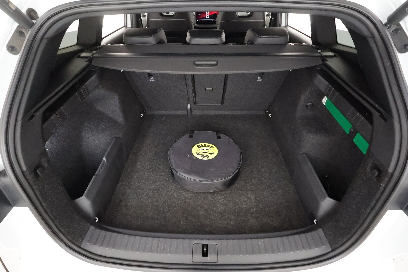 Skoda Enyaq 2022 80 SportLine iV - | ACC | ILP | Koukku | Matrix-LED | P.Kamera | Puolinahat | Ratinlämmitys | Keyless | Apple&Android | 1.Om Suomi-auto | Kahdet Renkaat | Merkkihuollettu |