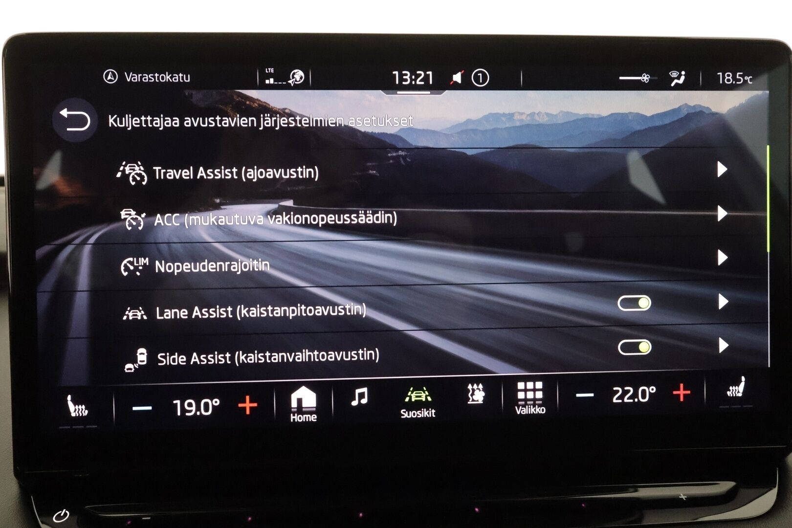 Skoda Enyaq 2022 80 SportLine iV - | ACC | ILP | Koukku | Matrix-LED | P.Kamera | Puolinahat | Ratinlämmitys | Keyless | Apple&Android | 1.Om Suomi-auto | Kahdet Renkaat | Merkkihuollettu |