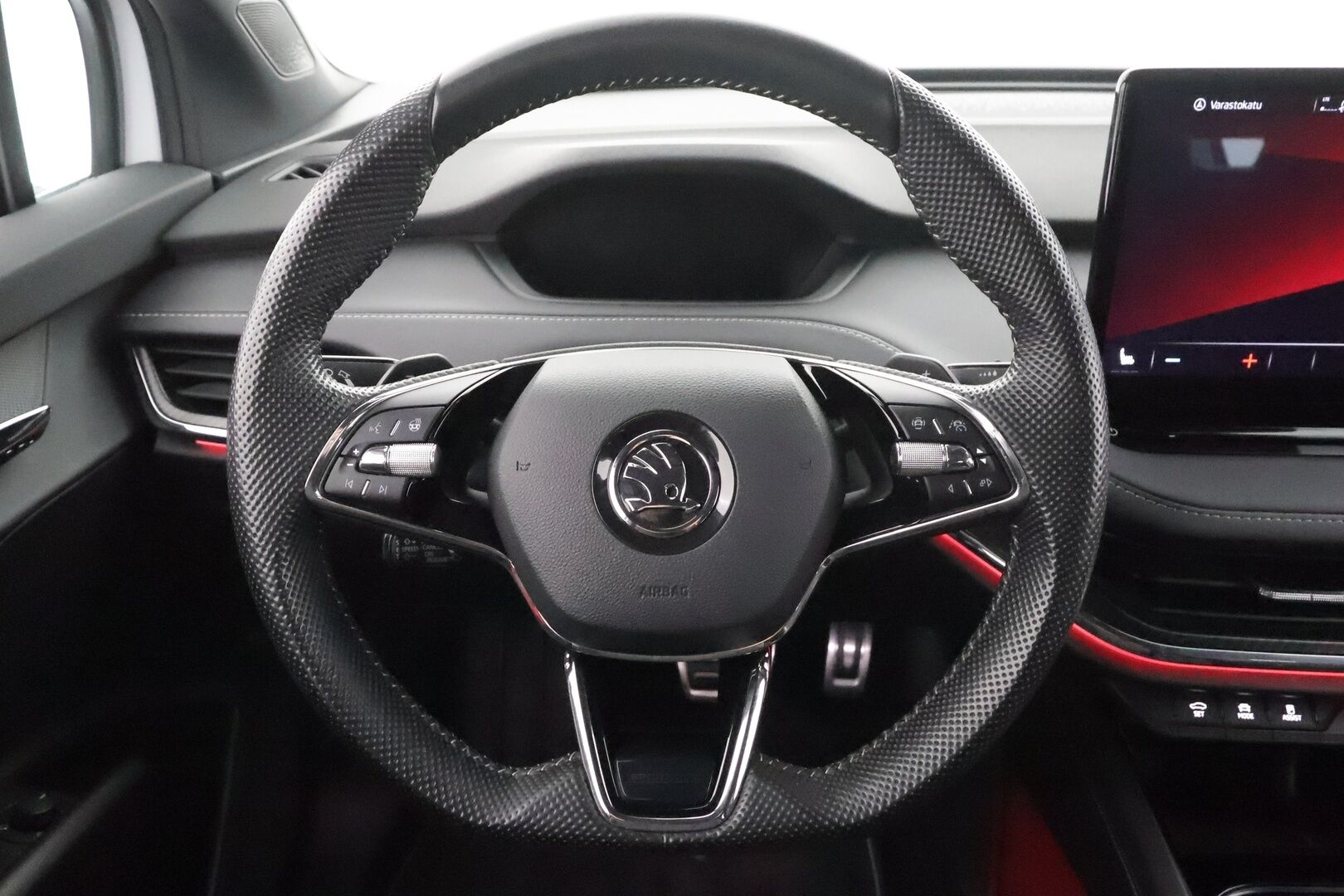 Skoda Enyaq 2022 80 SportLine iV - | ACC | ILP | Koukku | Matrix-LED | P.Kamera | Puolinahat | Ratinlämmitys | Keyless | Apple&Android | 1.Om Suomi-auto | Kahdet Renkaat | Merkkihuollettu |