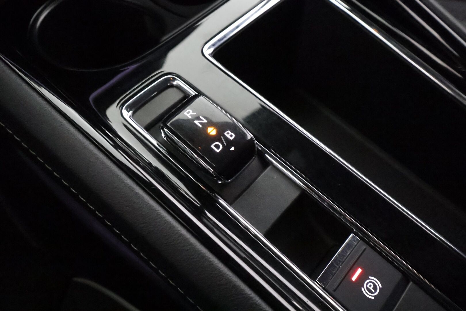 Skoda Enyaq 2022 80 SportLine iV - | ACC | ILP | Koukku | Matrix-LED | P.Kamera | Puolinahat | Ratinlämmitys | Keyless | Apple&Android | 1.Om Suomi-auto | Kahdet Renkaat | Merkkihuollettu |