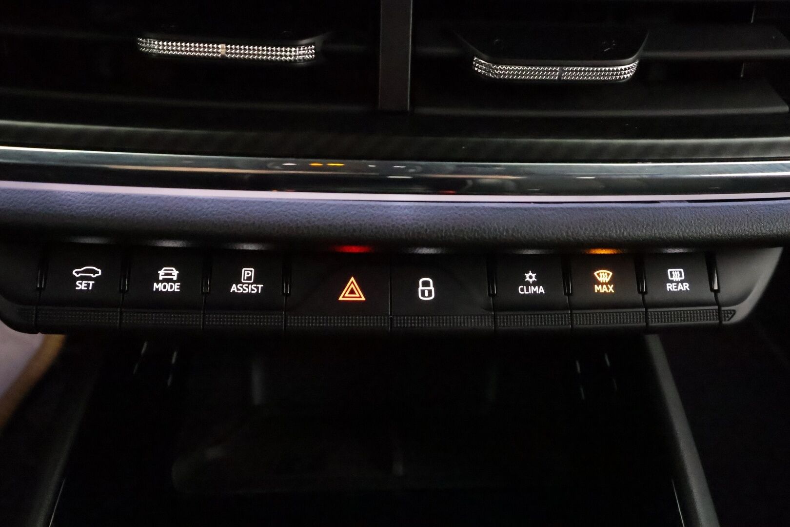 Skoda Enyaq 2022 80 SportLine iV - | ACC | ILP | Koukku | Matrix-LED | P.Kamera | Puolinahat | Ratinlämmitys | Keyless | Apple&Android | 1.Om Suomi-auto | Kahdet Renkaat | Merkkihuollettu |