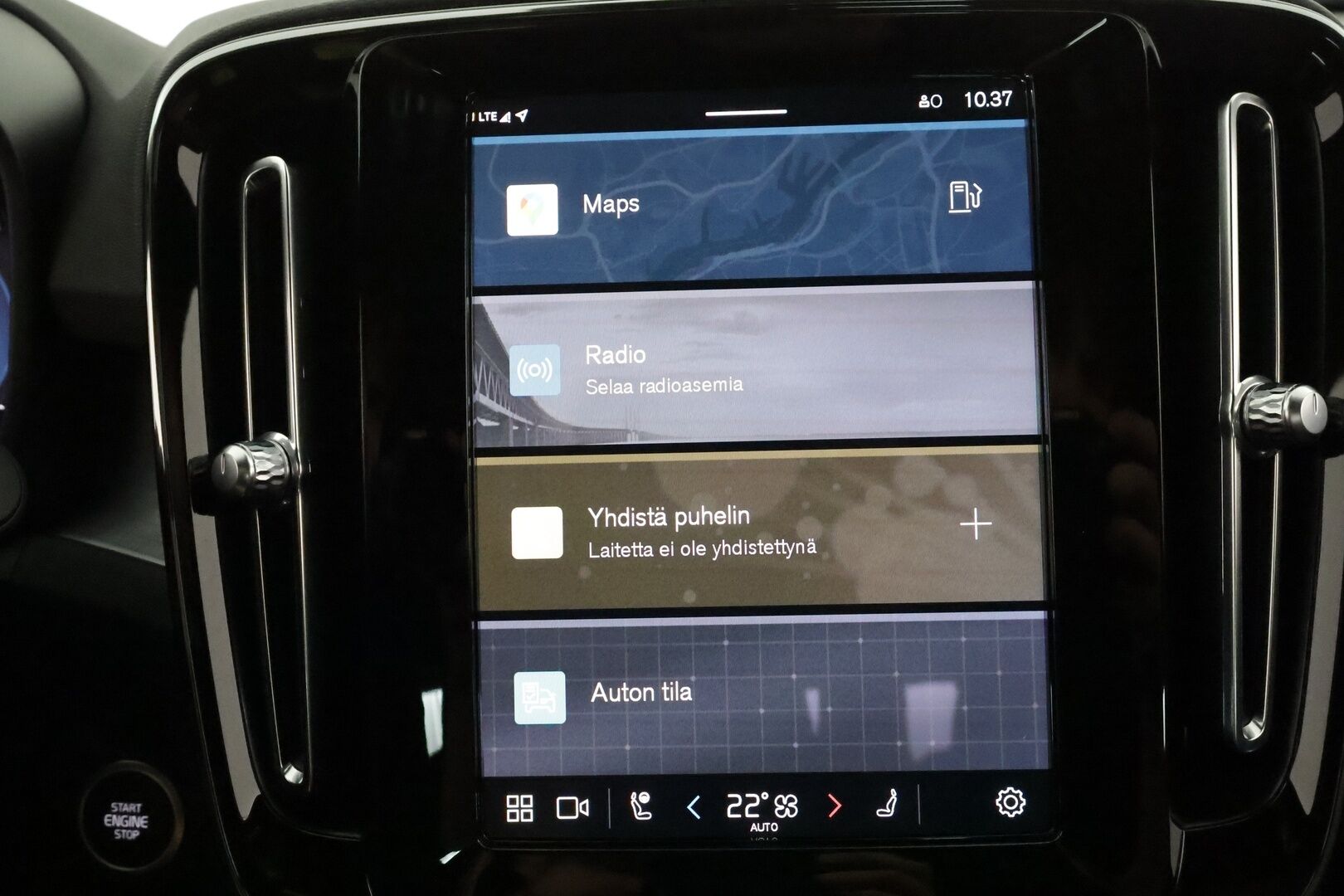 Volvo XC40 2023 B3 MHEV Business Core DCT aut ** P.kamera / Facelift / Webasto / Navi / High Performance Audio / LED** - 1.Om Suomi-auto / Kahdet renkaat aluvanteilla / Penkinlämmittimet takana / Ratinlämmitin - Osta nyt, maksa vasta ensi vuonna