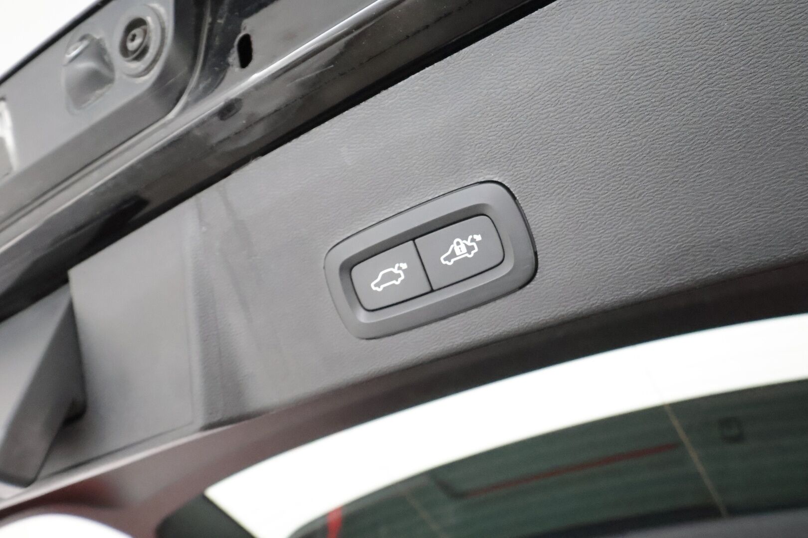 Volvo XC40 2023 B3 MHEV Business Core DCT aut ** P.kamera / Facelift / Webasto / Navi / High Performance Audio / LED** - 1.Om Suomi-auto / Kahdet renkaat aluvanteilla / Penkinlämmittimet takana / Ratinlämmitin - Osta nyt, maksa vasta ensi vuonna