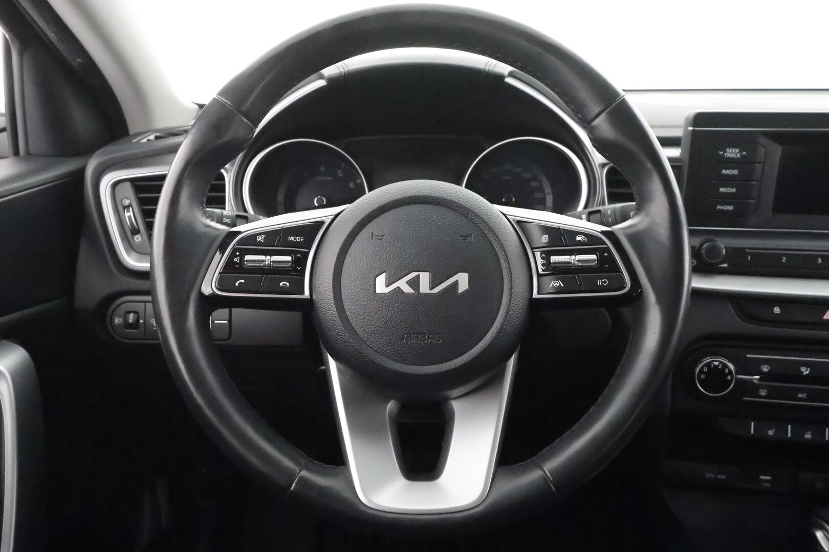 Kia Ceed 2022 1,0 T-GDI Mild-Hybrid 120hv LX 5D DCT - | Vakkari | Kaistavahti | P.Tutka | Lohko | Bluetooth | Ratinlämmitin | 2x Renkaat | ALV |