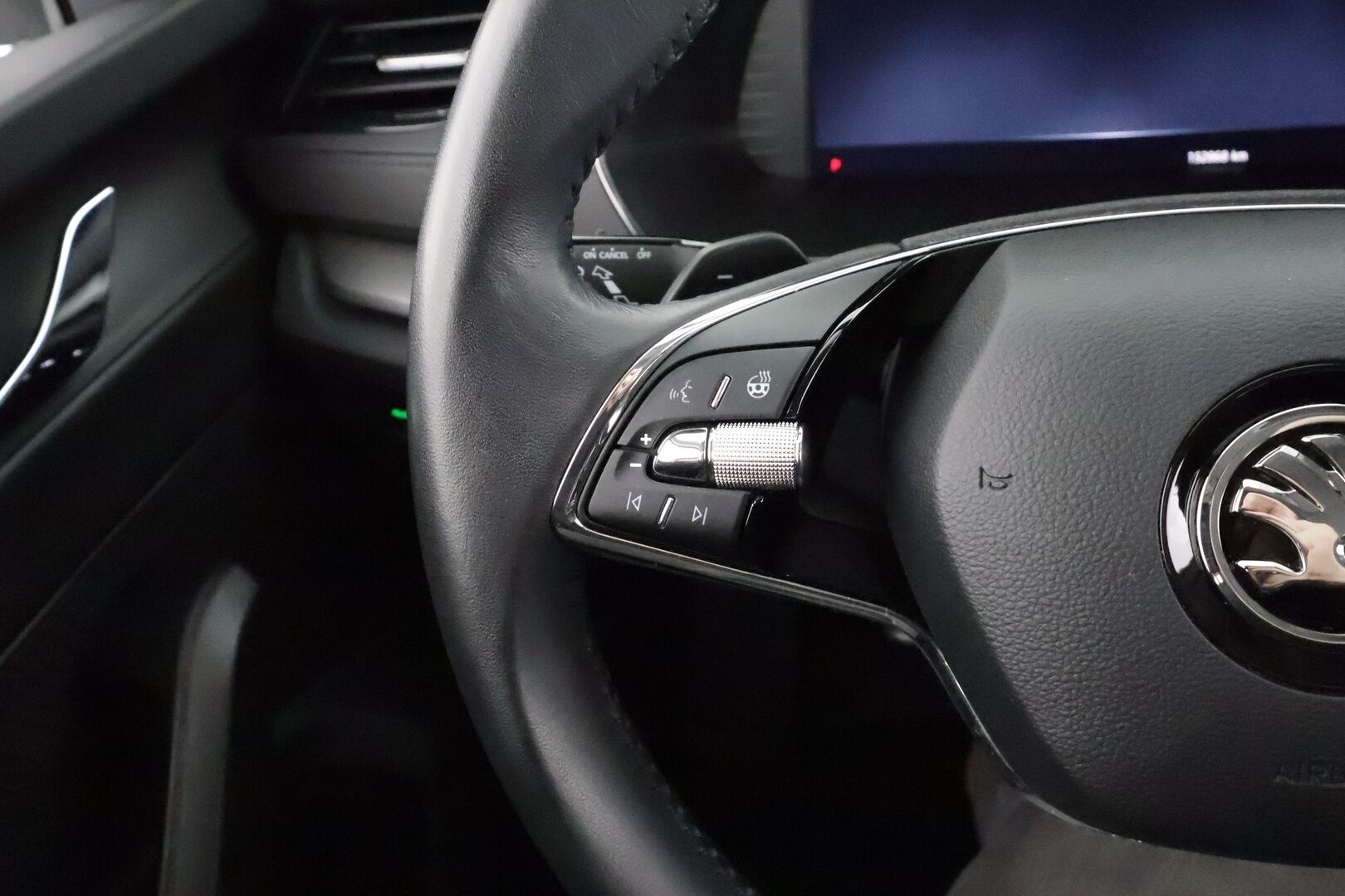 Skoda Octavia 2022 1.0 TSI Ambition eTEC DSG * Webasto / Koukku / LED / P.tutkat / Kaistavahti / Digimittaristo * - 1-om Suomi-auto / Kahdet renkaat - Osta nyt, maksa vasta ensi vuonna