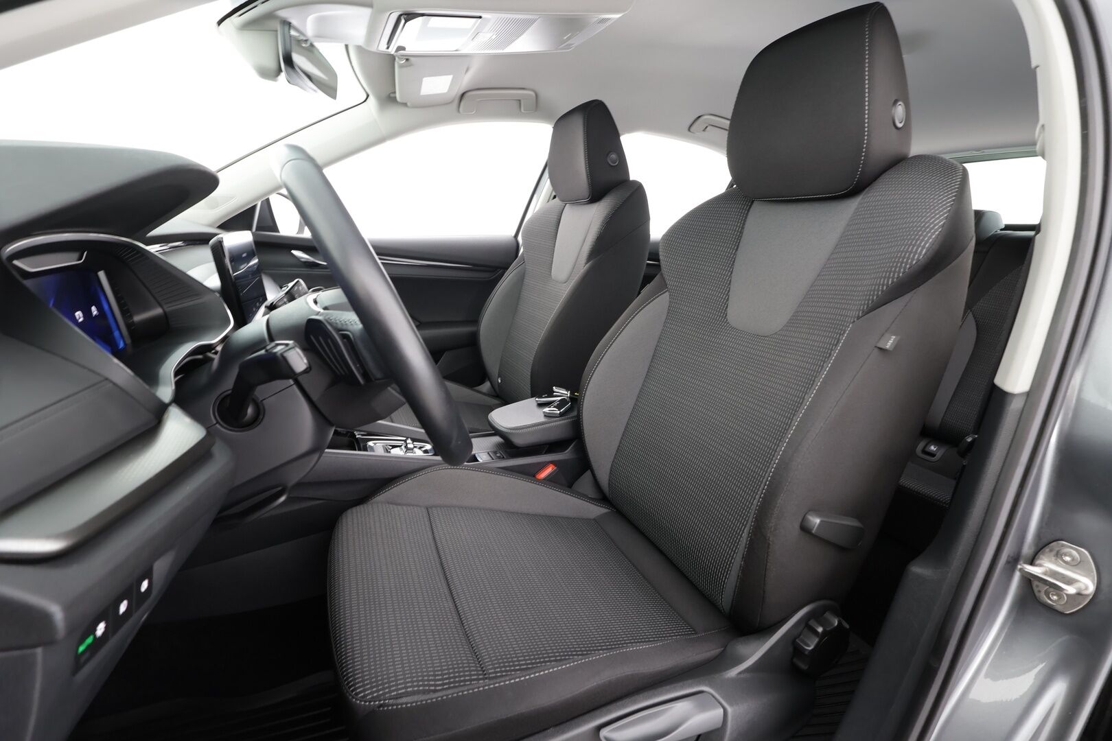 Skoda Octavia 2022 1.0 TSI Ambition eTEC DSG * Webasto / Koukku / LED / P.tutkat / Kaistavahti / Digimittaristo * - 1-om Suomi-auto / Kahdet renkaat - Osta nyt, maksa vasta ensi vuonna