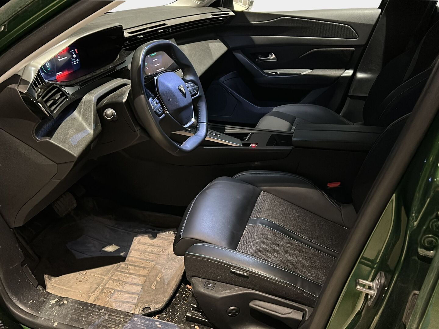 Peugeot 308 2022 Active Pack PureTech 130 EAT8-automaatti * Suomiauto / Digimittari / LED / AGR Puolinahkasisusta / Peruutustutka / Vakkari - Apple&Android / Juuri tullut Tampereelle! - HULLUT AVAJAISHULINAT KORKOTARJOUS 3,29 %