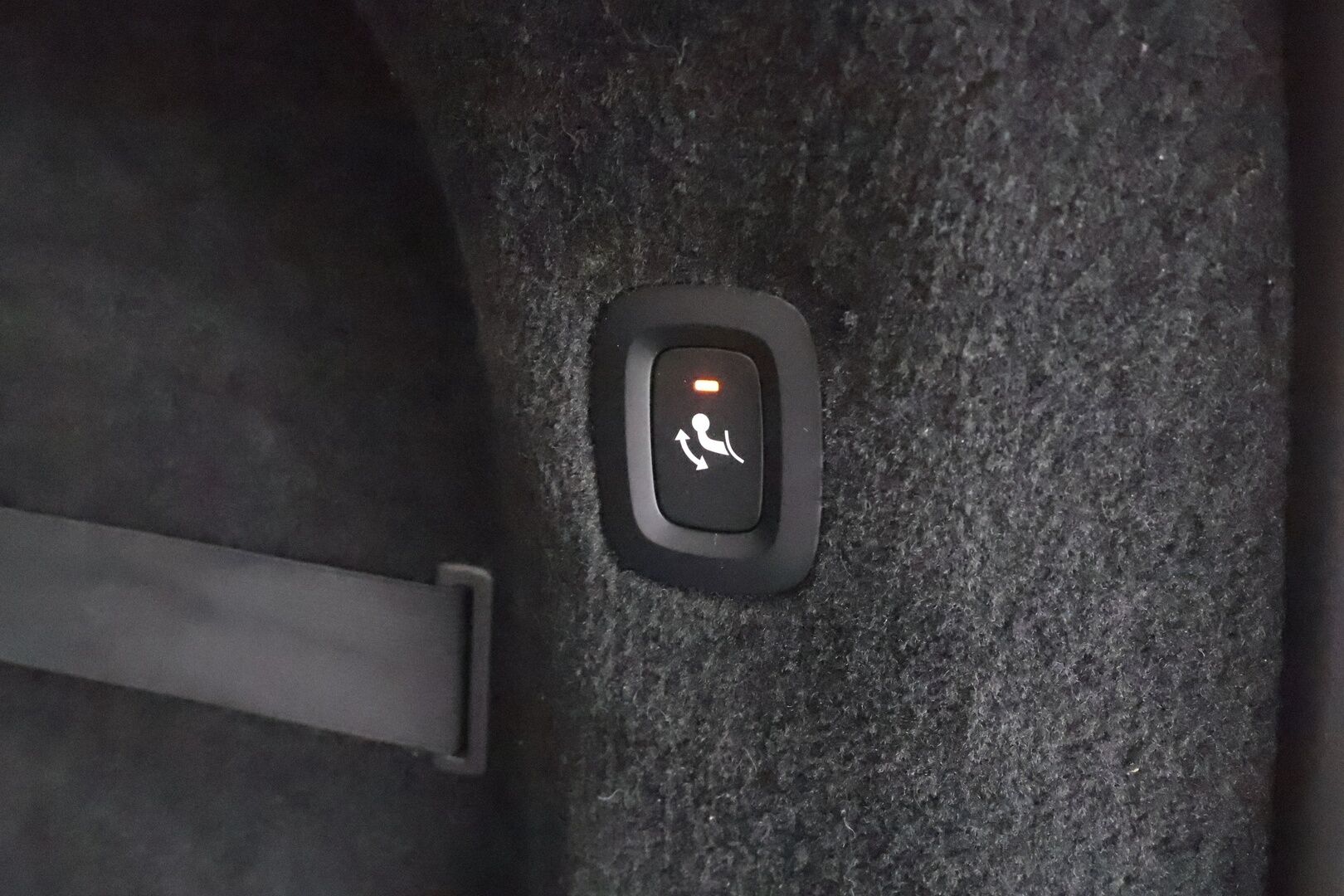 Volvo V90 2023 B4 AWD D-MHEV Business Core aut * Webasto / Koukku / ACC / Full-LED / P.kamera / Navi / Kaistavahti / Keyless * - Suomi-auto / Kahdet renkaat 