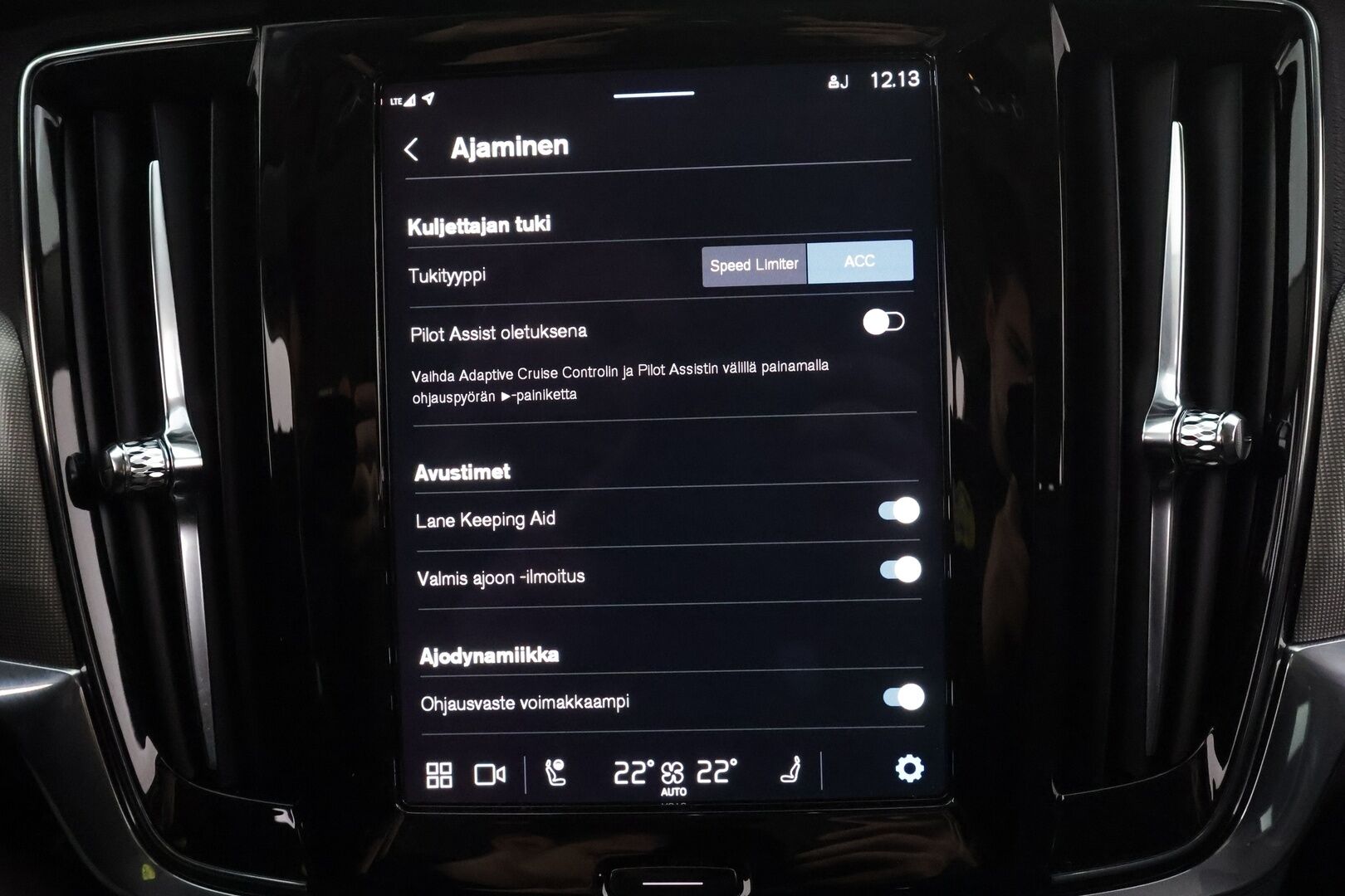 Volvo V90 2023 B4 AWD D-MHEV Business Core aut * Webasto / Koukku / ACC / Full-LED / P.kamera / Navi / Kaistavahti / Keyless * - Suomi-auto / Kahdet renkaat 