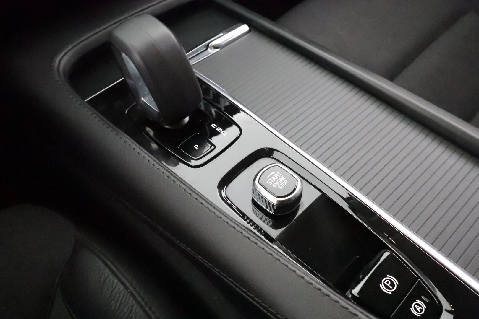 Volvo V90 2023 B4 AWD D-MHEV Business Core aut * Webasto / Koukku / ACC / Full-LED / P.kamera / Navi / Kaistavahti / Keyless * - Suomi-auto / Kahdet renkaat 