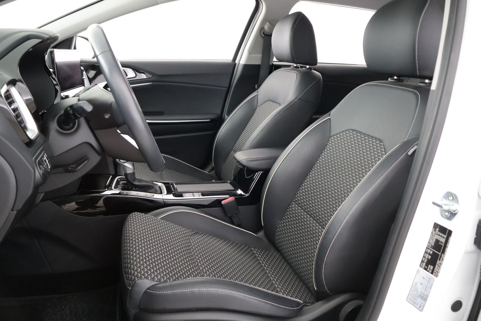 Kia Ceed 2022 1,5 T-GDI 160hv EX - ACC | P-Kamera | Tutkat | Digimittaristo | Navi | BLIS | JBL | 1-om Suomi-auto 