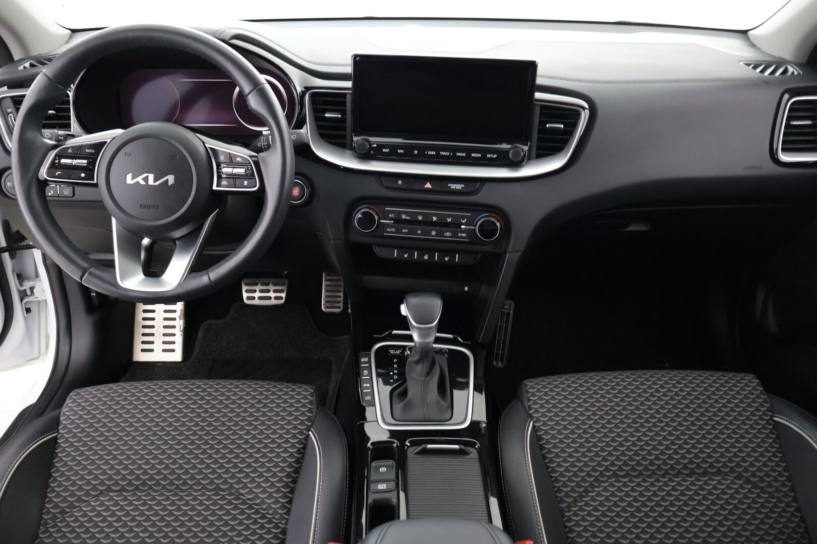 Kia Ceed 2022 1,5 T-GDI 160hv EX - ACC | P-Kamera | Tutkat | Digimittaristo | Navi | BLIS | JBL | 1-om Suomi-auto 