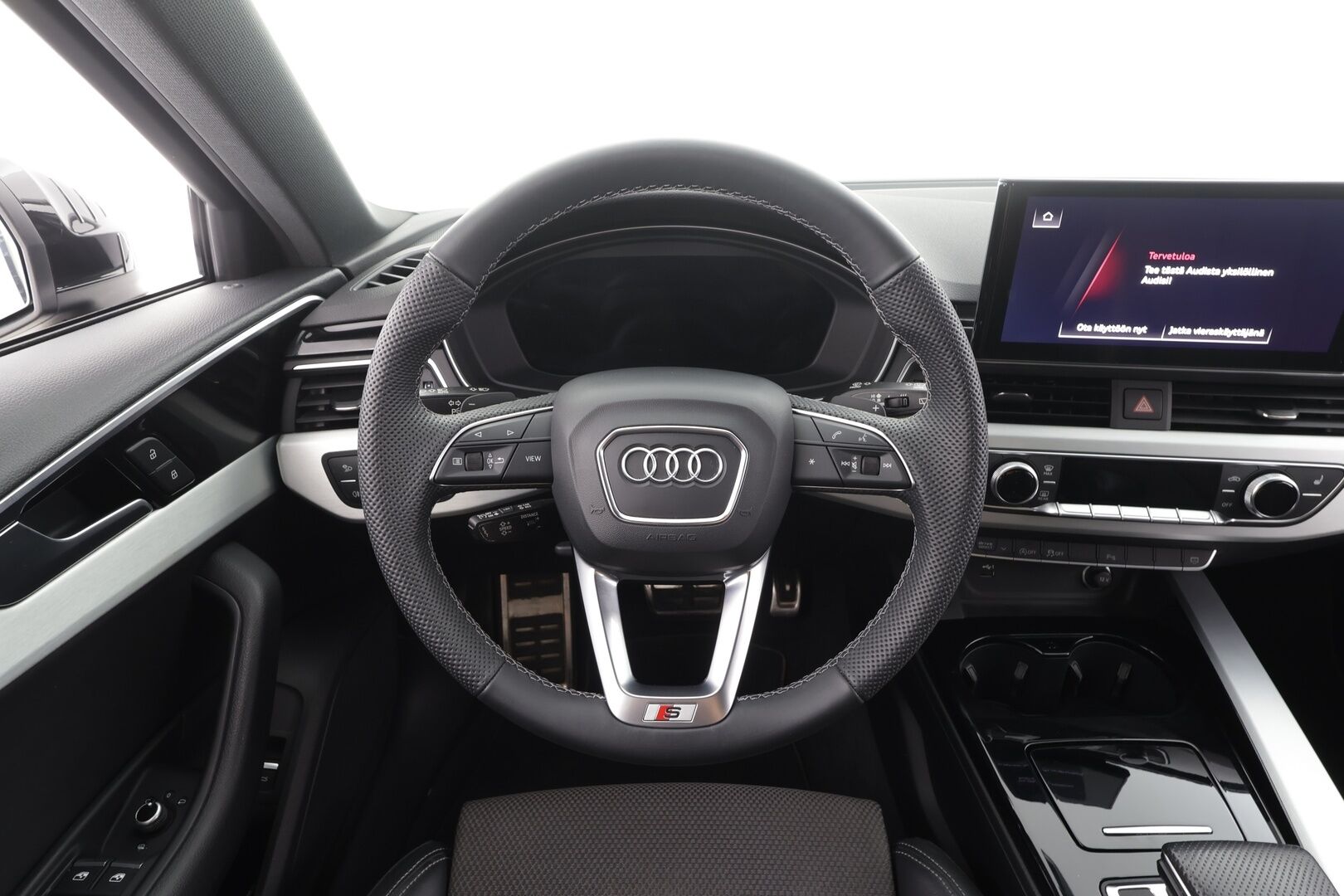Audi A4 2022 Avant Business 40 TFSI 150 kW MHEV quattro S tronic - | ACC | Webasto | Koukku | Matrix-LED | P.tutkat | Puolinahat | 1.Om Suomi-auto | Kahdet Renkaat | Merkkihuollettu |