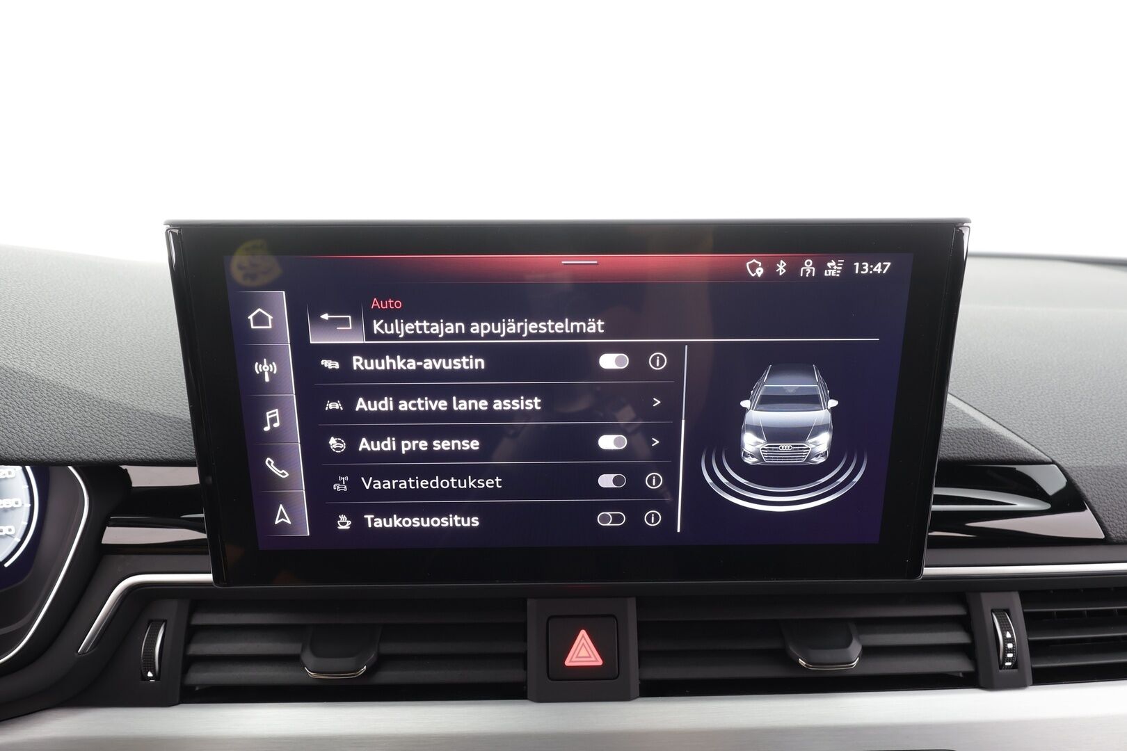 Audi A4 2022 Avant Business 40 TFSI 150 kW MHEV quattro S tronic - | ACC | Webasto | Koukku | Matrix-LED | P.tutkat | Puolinahat | 1.Om Suomi-auto | Kahdet Renkaat | Merkkihuollettu |