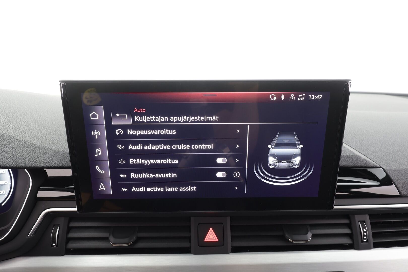 Audi A4 2022 Avant Business 40 TFSI 150 kW MHEV quattro S tronic - | ACC | Webasto | Koukku | Matrix-LED | P.tutkat | Puolinahat | 1.Om Suomi-auto | Kahdet Renkaat | Merkkihuollettu |