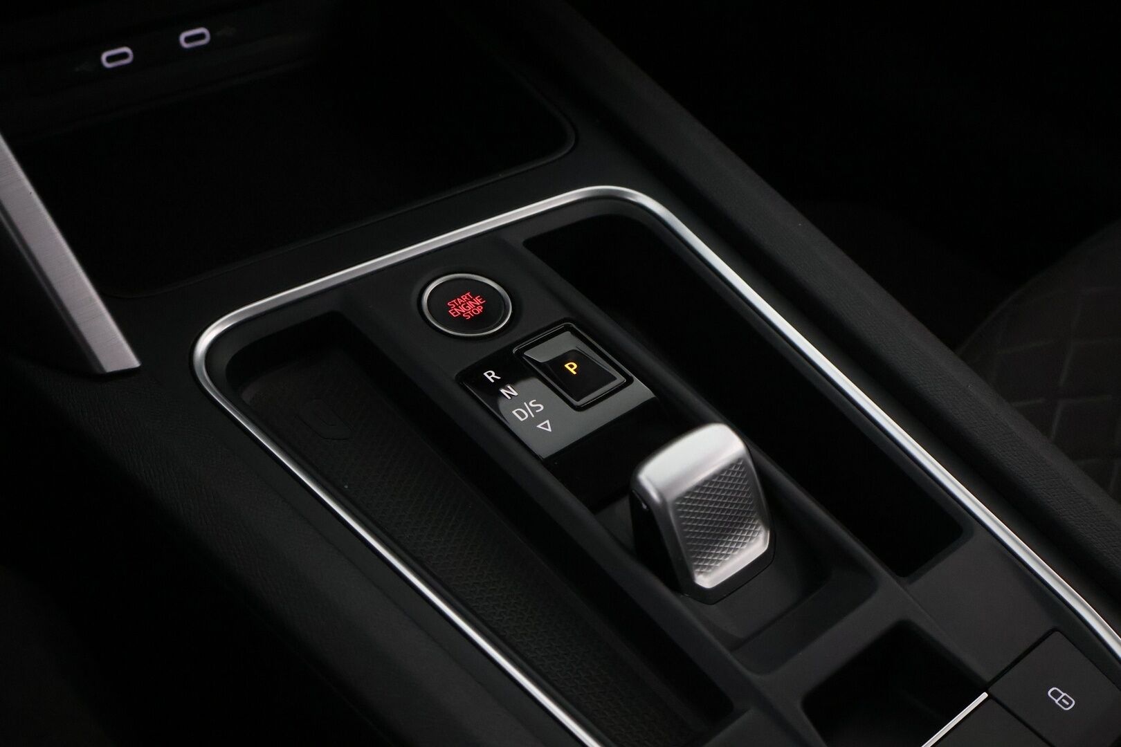 Seat Leon Sportstourer 2021 1,4 PHEV 204 eHybrid FR DSG * Adapt.Vakkari / Digimittari / Peruutuskamera / Adapt.LED / Puolinahkasisusta / Sporttipenkit - Siisti yksilö / 2x Renkaat aluvantein / Juuri tullut Tampereelle!