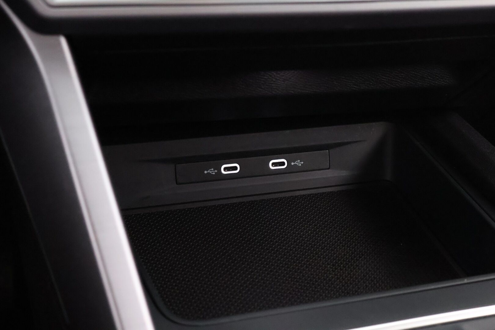 Seat Leon Sportstourer 2021 1,4 PHEV 204 eHybrid FR DSG * Adapt.Vakkari / Digimittari / Peruutuskamera / Adapt.LED / Puolinahkasisusta / Sporttipenkit - Siisti yksilö / 2x Renkaat aluvantein / Juuri tullut Tampereelle!