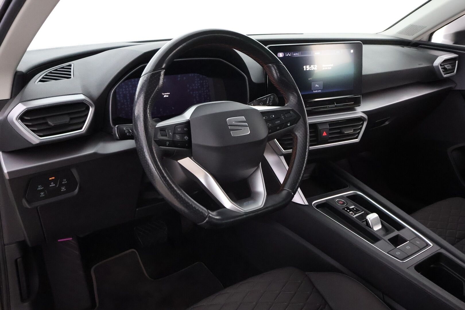 Seat Leon Sportstourer 2021 1,4 PHEV 204 eHybrid FR DSG * Adapt.Vakkari / Digimittari / Peruutuskamera / Adapt.LED / Puolinahkasisusta / Sporttipenkit - Siisti yksilö / 2x Renkaat aluvantein / Juuri tullut Tampereelle!
