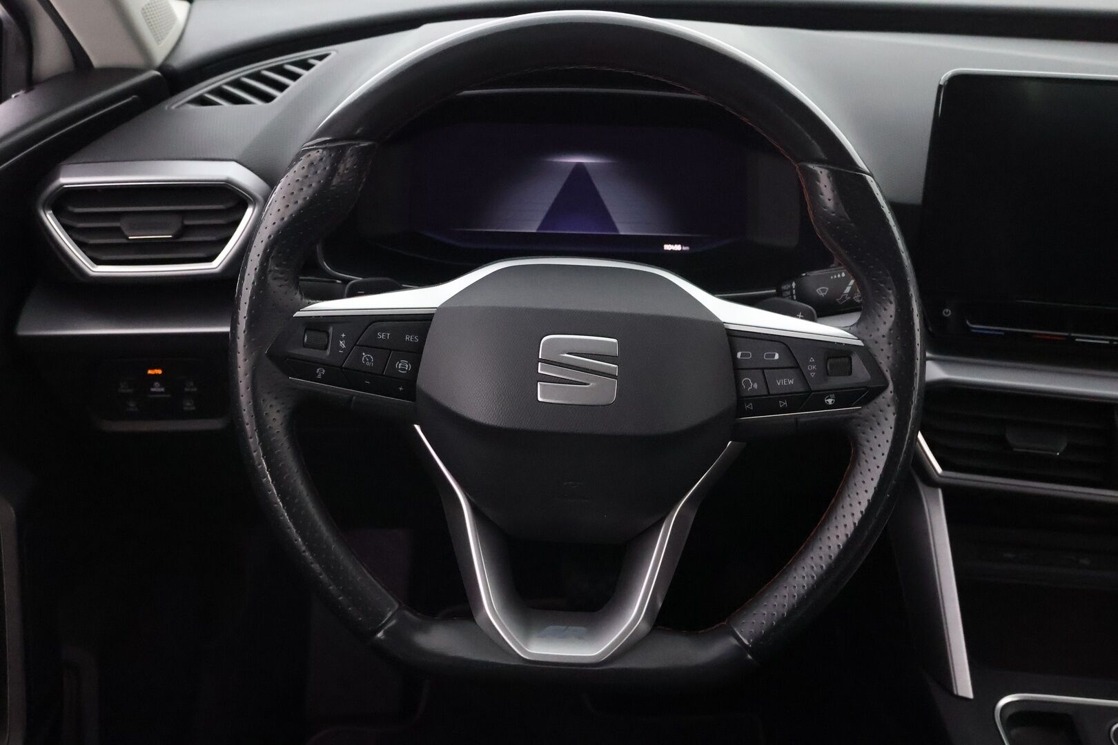 Seat Leon Sportstourer 2021 1,4 PHEV 204 eHybrid FR DSG * Adapt.Vakkari / Digimittari / Peruutuskamera / Adapt.LED / Puolinahkasisusta / Sporttipenkit - Siisti yksilö / 2x Renkaat aluvantein / Juuri tullut Tampereelle!