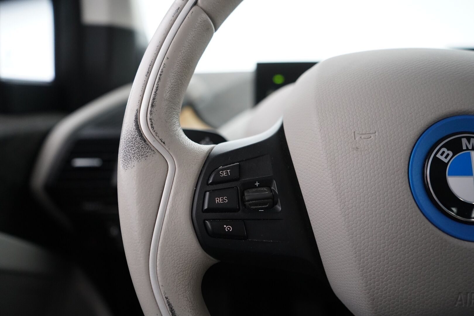 BMW i3 2018 94Ah REX Charged Edition *H&K / Kamera / Puolinahat / Keyless* - Kahdet BMW:n renkaat / Komea yksilö!