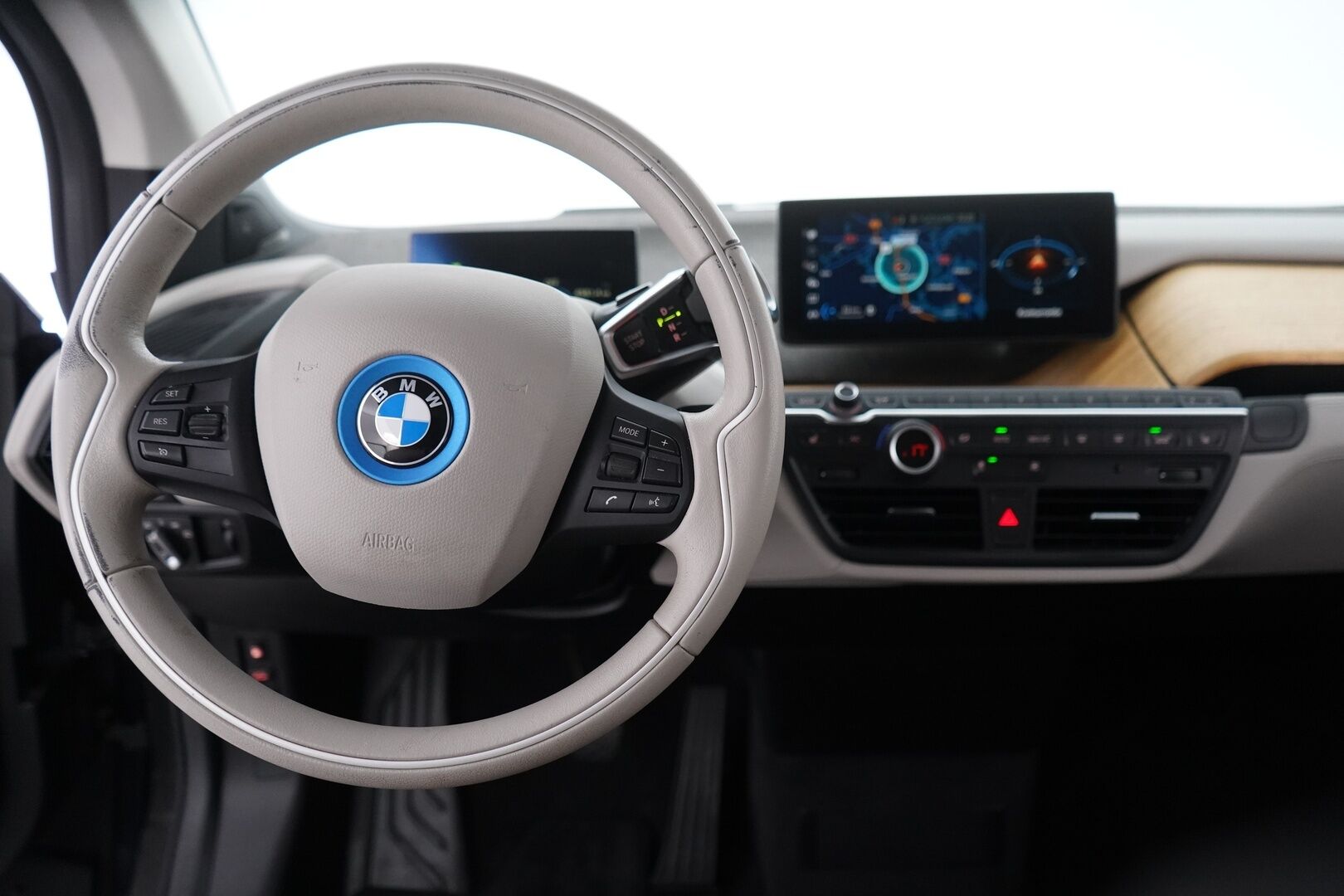 BMW i3 2018 94Ah REX Charged Edition *H&K / Kamera / Puolinahat / Keyless* - Kahdet BMW:n renkaat / Komea yksilö!