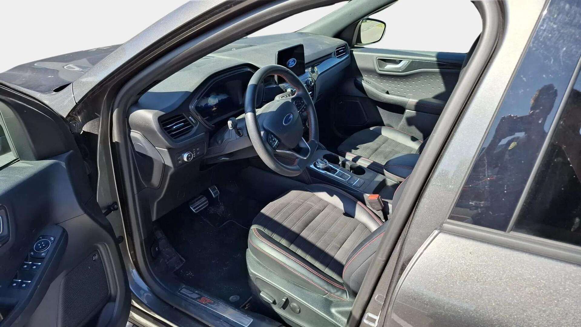 Ford Kuga 2020 2,5 Ladattava hybridi (PHEV) 225hv CVT FWD ST-Line 5-ovinen - | ACC | P.kamera | Panorama | B&O | HUD | Koukku | LED | Tulossa myyntiin, kysy lisätiedot myyjältä! |