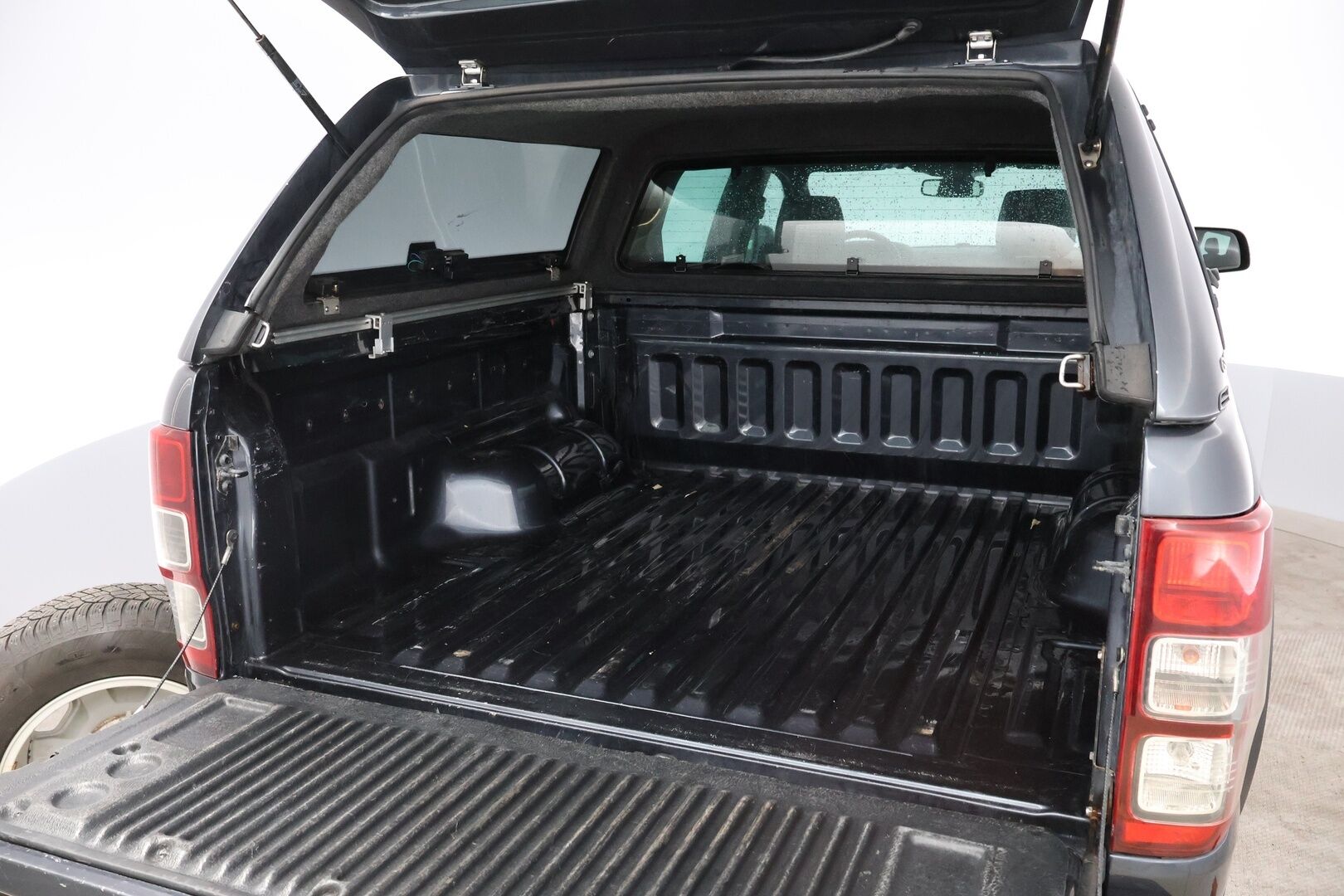 Ford Ranger 2017 Double Cab 3,2TDCi 200 hv A6 4x4 Wildtrak - ALV / Webasto / Adapt.Vakkari / Peruutuskamera / Vetokoukku / Lämmitettävä Tuulilasi / Kahdet renkaat aluvantein!