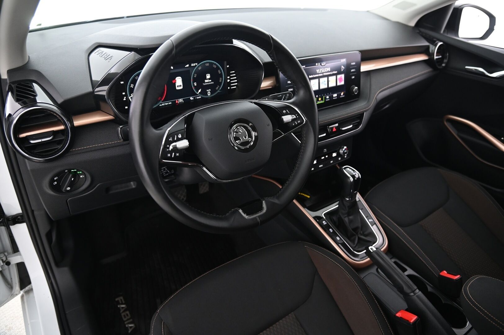 Skoda Fabia 2022 1.0 TSI 110 Style DSG Autom. *Suomi-Auto / Lämmitettävä tuulilasi / ACC / P-Kamera / Tutkat / Kessy* - *Juuri saapunut! / 1.Om. / Crystal Lighting LED / Ratinlämmitys / 2 Renkaat / Siisti*
