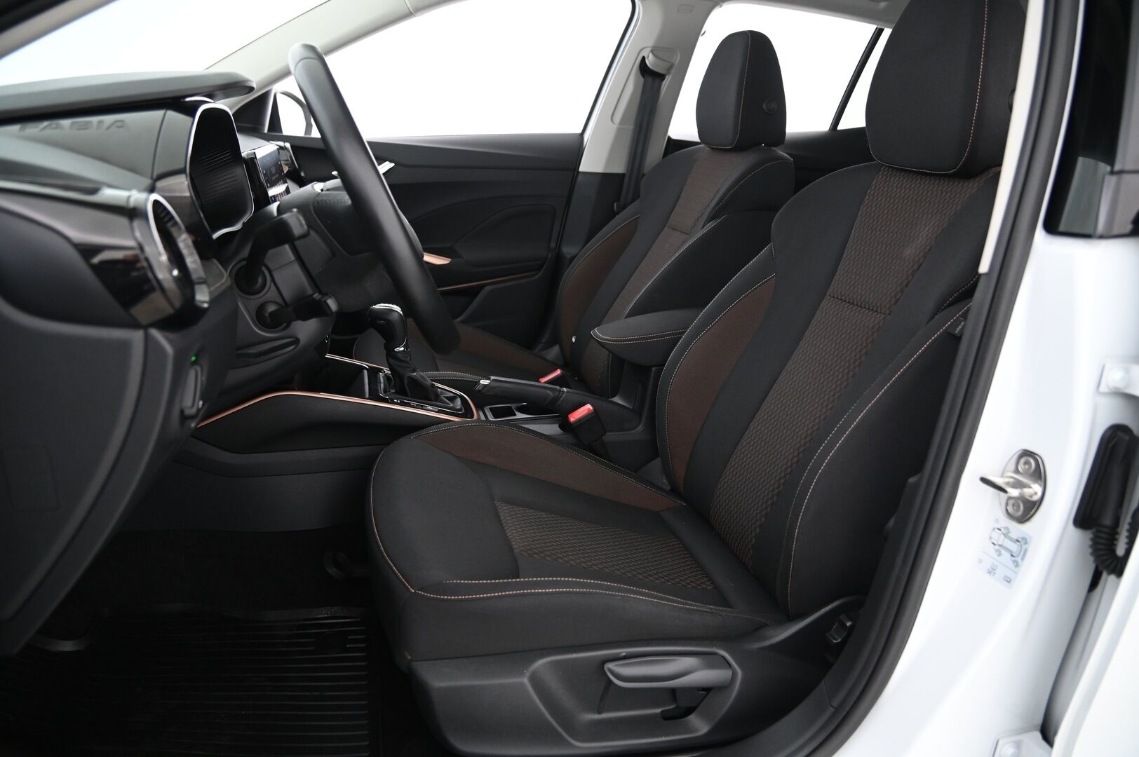 Skoda Fabia 2022 1.0 TSI 110 Style DSG Autom. *Suomi-Auto / Lämmitettävä tuulilasi / ACC / P-Kamera / Tutkat / Kessy* - *Juuri saapunut! / 1.Om. / Crystal Lighting LED / Ratinlämmitys / 2 Renkaat / Siisti*